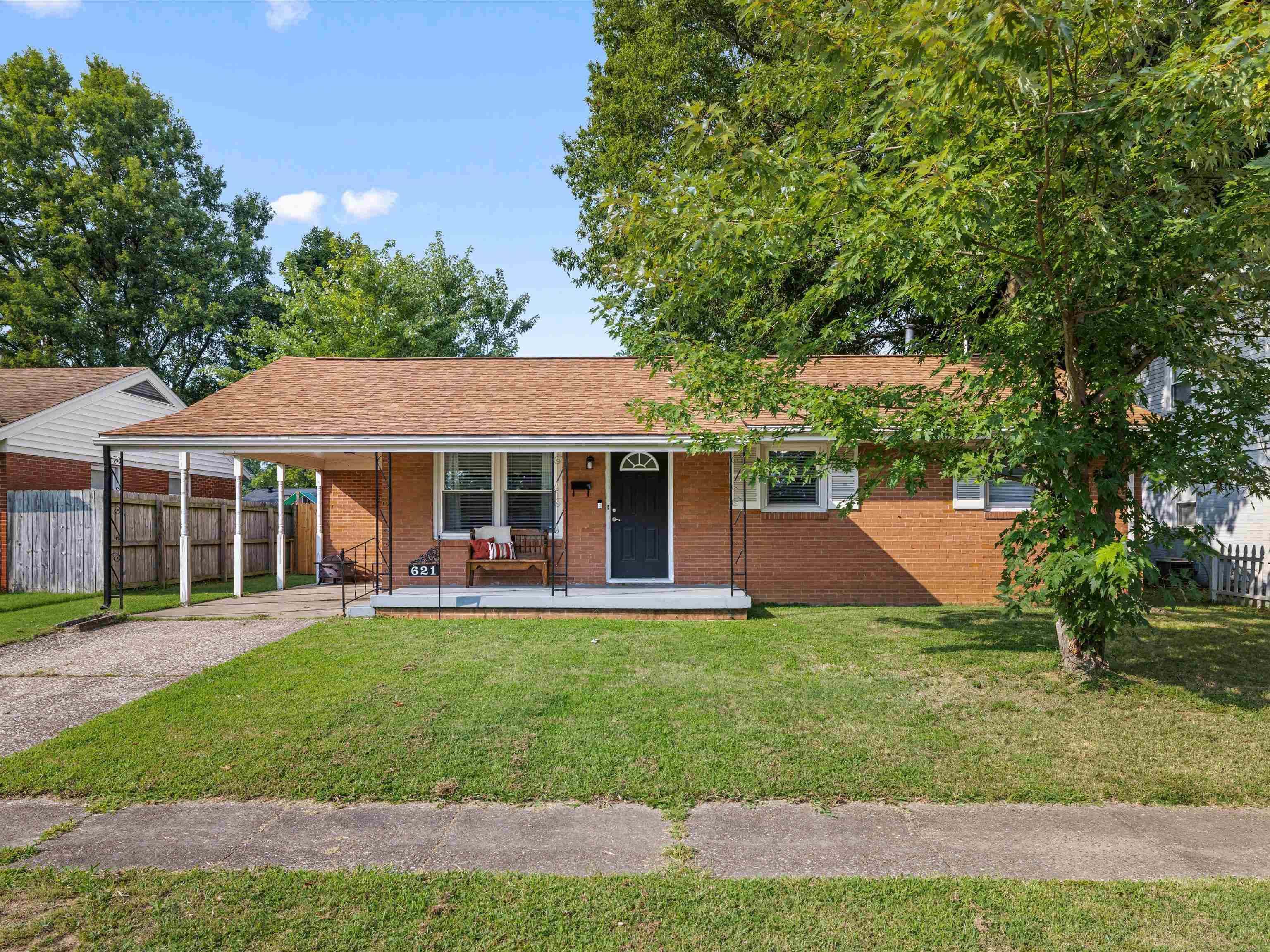 621 Amherst Drive, Owensboro, Kentucky 42303, 3 Bedrooms Bedrooms, ,1 BathroomBathrooms,Single Family Residence,For Sale,Amherst Drive,87846
