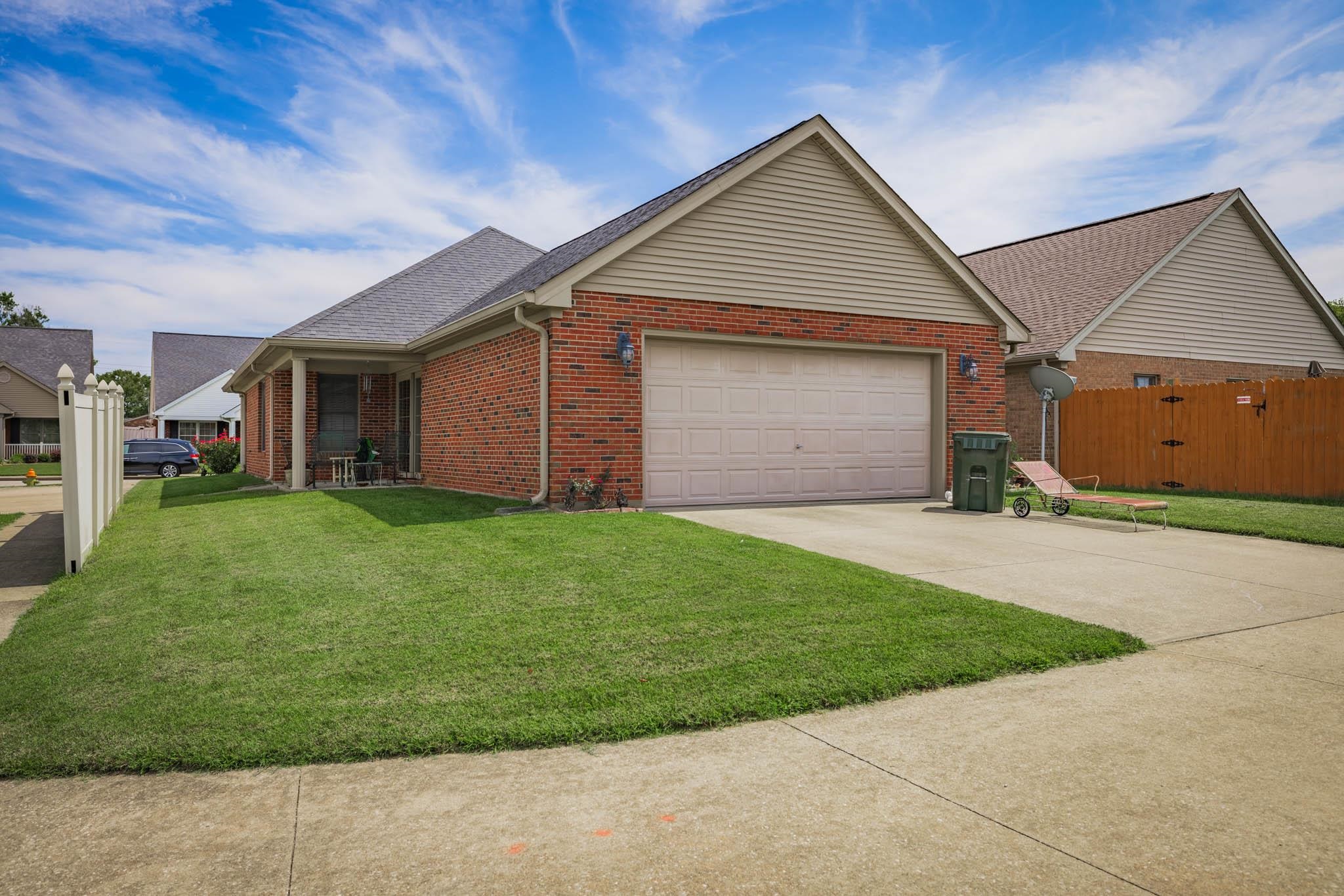 2512 Triple Crown Way, Owensboro, Kentucky 42301, 2 Bedrooms Bedrooms, ,2 BathroomsBathrooms,Single Family Residence,For Sale,Triple Crown Way,87851