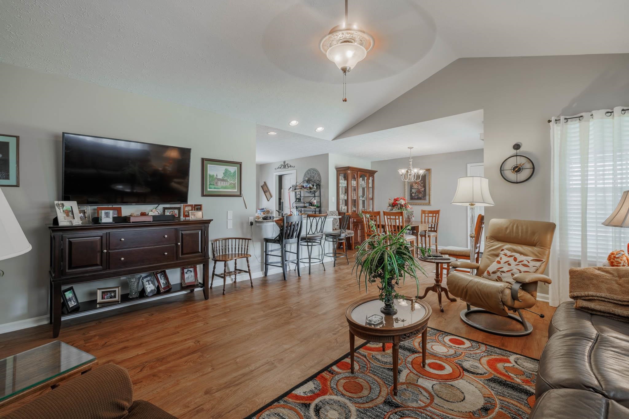 2512 Triple Crown Way, Owensboro, Kentucky 42301, 2 Bedrooms Bedrooms, ,2 BathroomsBathrooms,Single Family Residence,For Sale,Triple Crown Way,87851