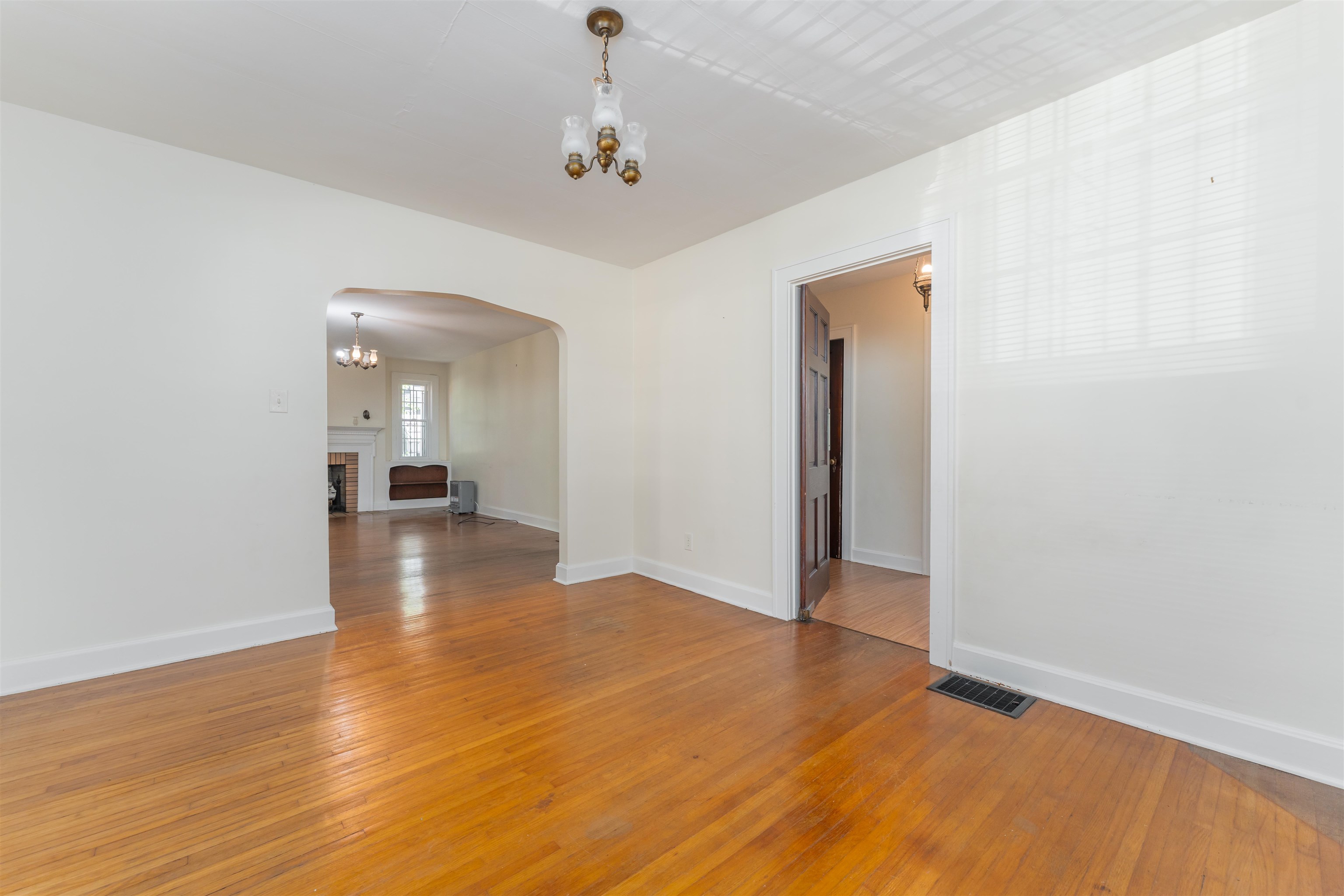 1630 Walnut Street, Owensboro, Kentucky 42301, 1 Bedroom Bedrooms, ,1 BathroomBathrooms,Single Family Residence,For Sale,Walnut Street,87855