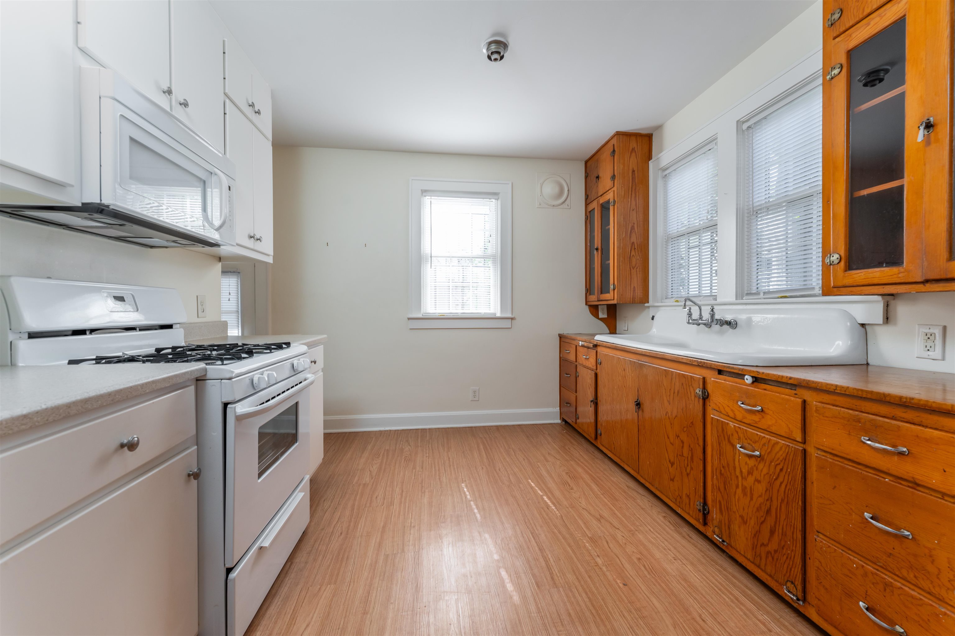 1630 Walnut Street, Owensboro, Kentucky 42301, 1 Bedroom Bedrooms, ,1 BathroomBathrooms,Single Family Residence,For Sale,Walnut Street,87855