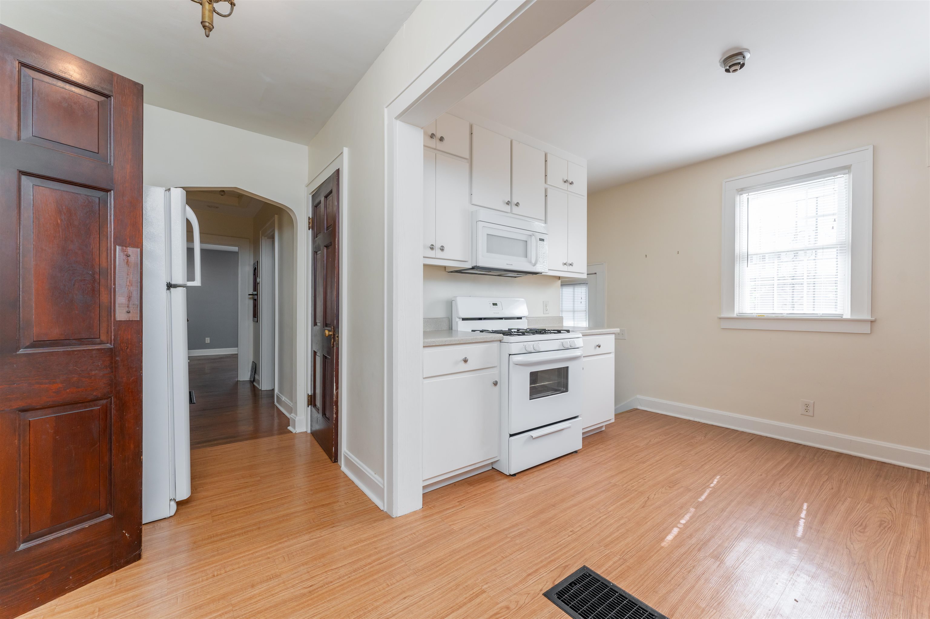 1630 Walnut Street, Owensboro, Kentucky 42301, 1 Bedroom Bedrooms, ,1 BathroomBathrooms,Single Family Residence,For Sale,Walnut Street,87855