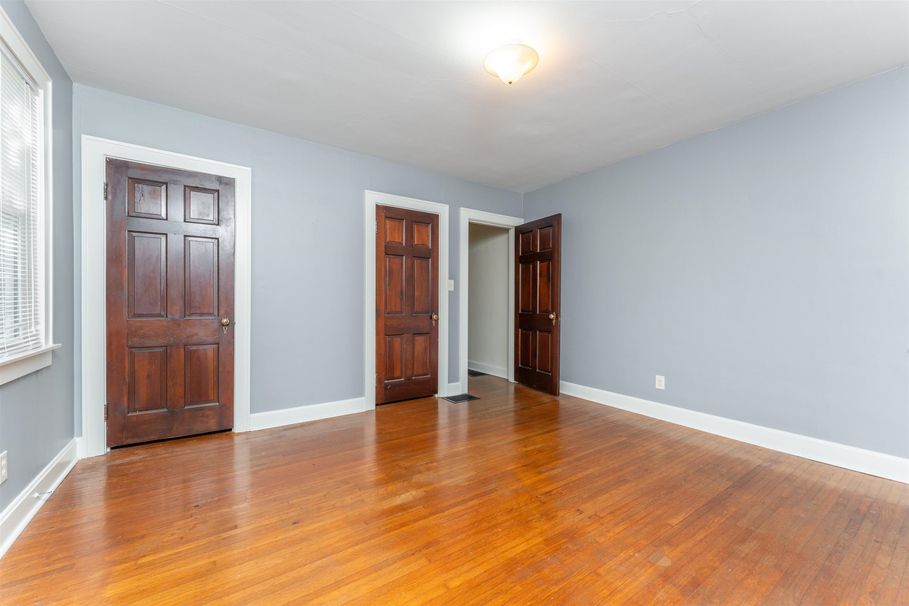 1630 Walnut Street, Owensboro, Kentucky 42301, 1 Bedroom Bedrooms, ,1 BathroomBathrooms,Single Family Residence,For Sale,Walnut Street,87855