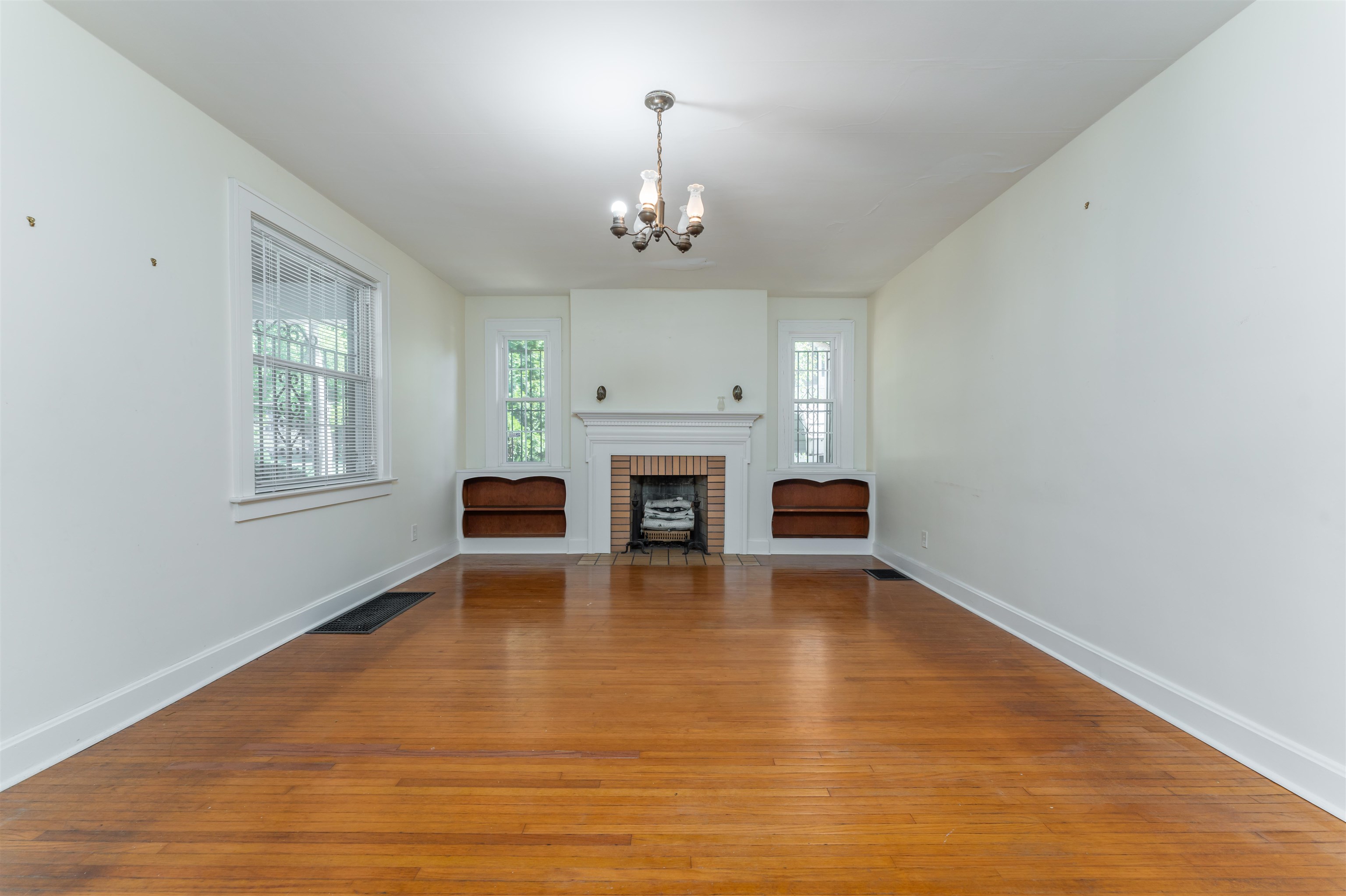 1630 Walnut Street, Owensboro, Kentucky 42301, 1 Bedroom Bedrooms, ,1 BathroomBathrooms,Single Family Residence,For Sale,Walnut Street,87855