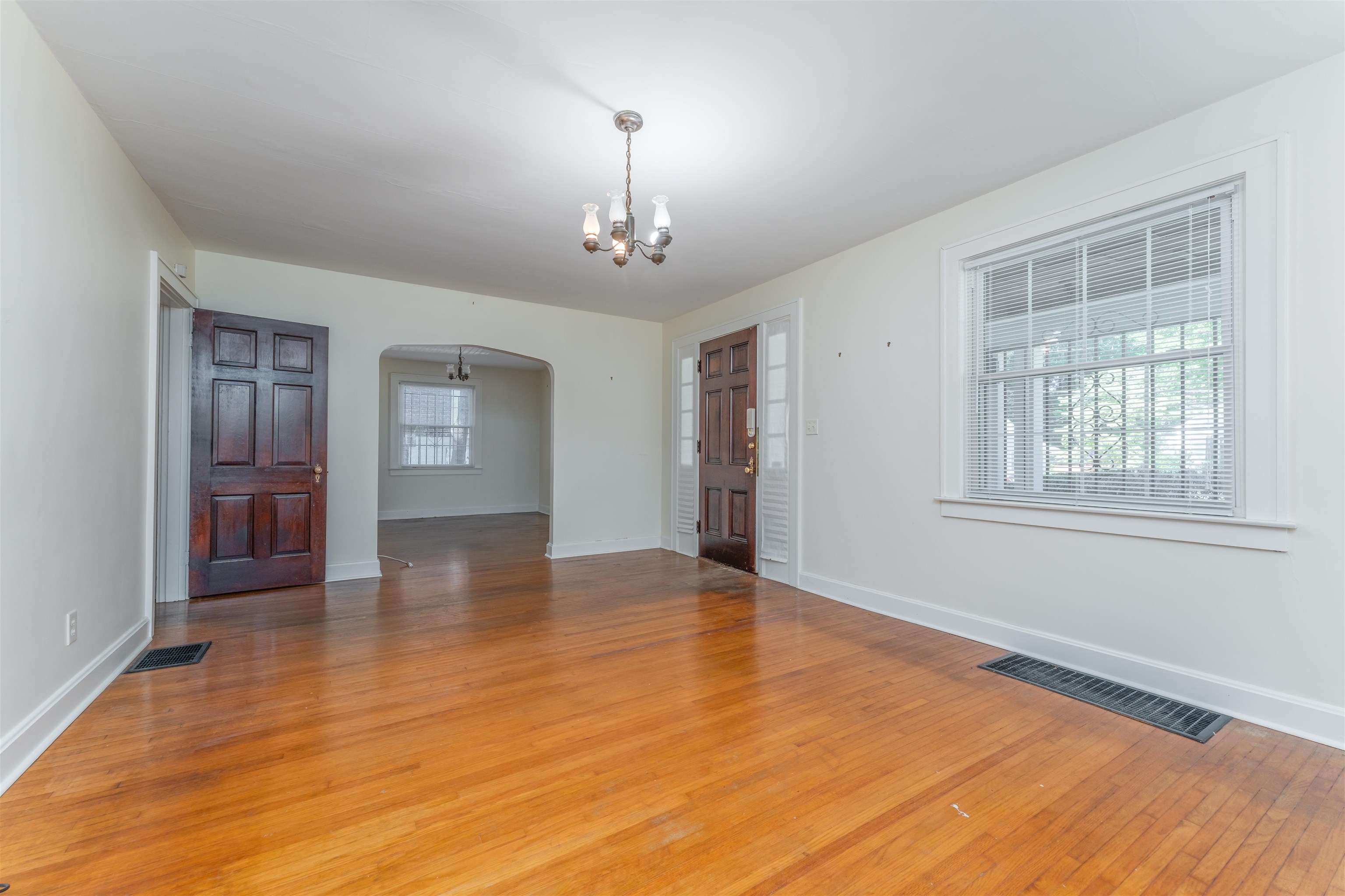1630 Walnut Street, Owensboro, Kentucky 42301, 1 Bedroom Bedrooms, ,1 BathroomBathrooms,Single Family Residence,For Sale,Walnut Street,87855