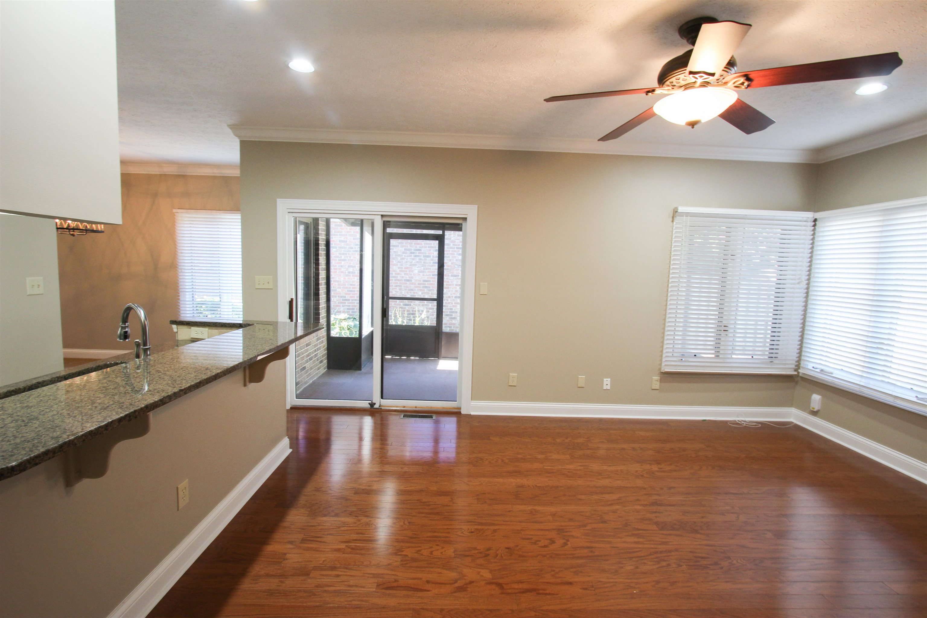 2033 Wimbledon Court, Owensboro, Kentucky 42301, 3 Bedrooms Bedrooms, ,2 BathroomsBathrooms,Single Family Residence,For Sale,Wimbledon Court,87856