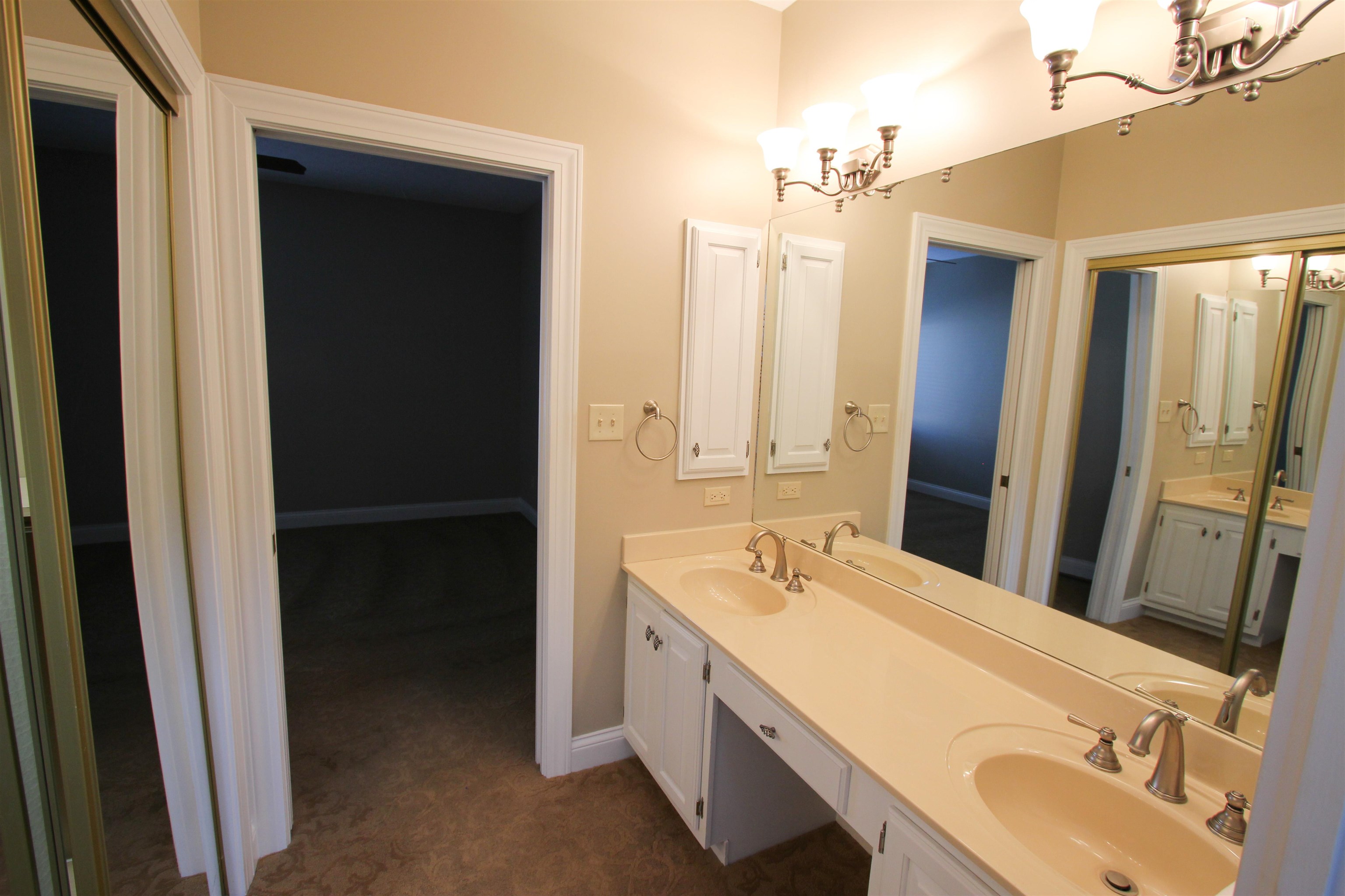 2033 Wimbledon Court, Owensboro, Kentucky 42301, 3 Bedrooms Bedrooms, ,2 BathroomsBathrooms,Single Family Residence,For Sale,Wimbledon Court,87856