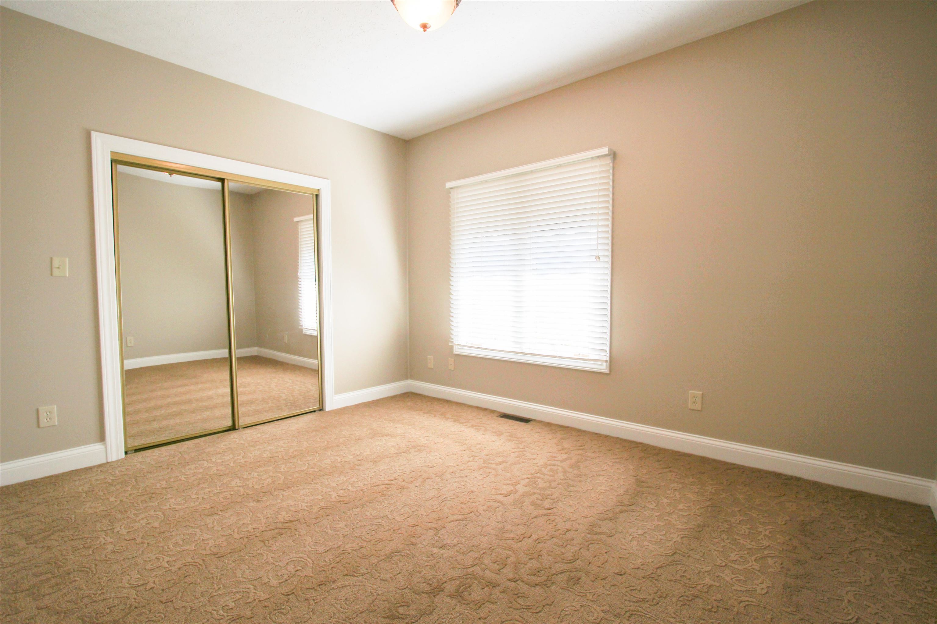 2033 Wimbledon Court, Owensboro, Kentucky 42301, 3 Bedrooms Bedrooms, ,2 BathroomsBathrooms,Single Family Residence,For Sale,Wimbledon Court,87856