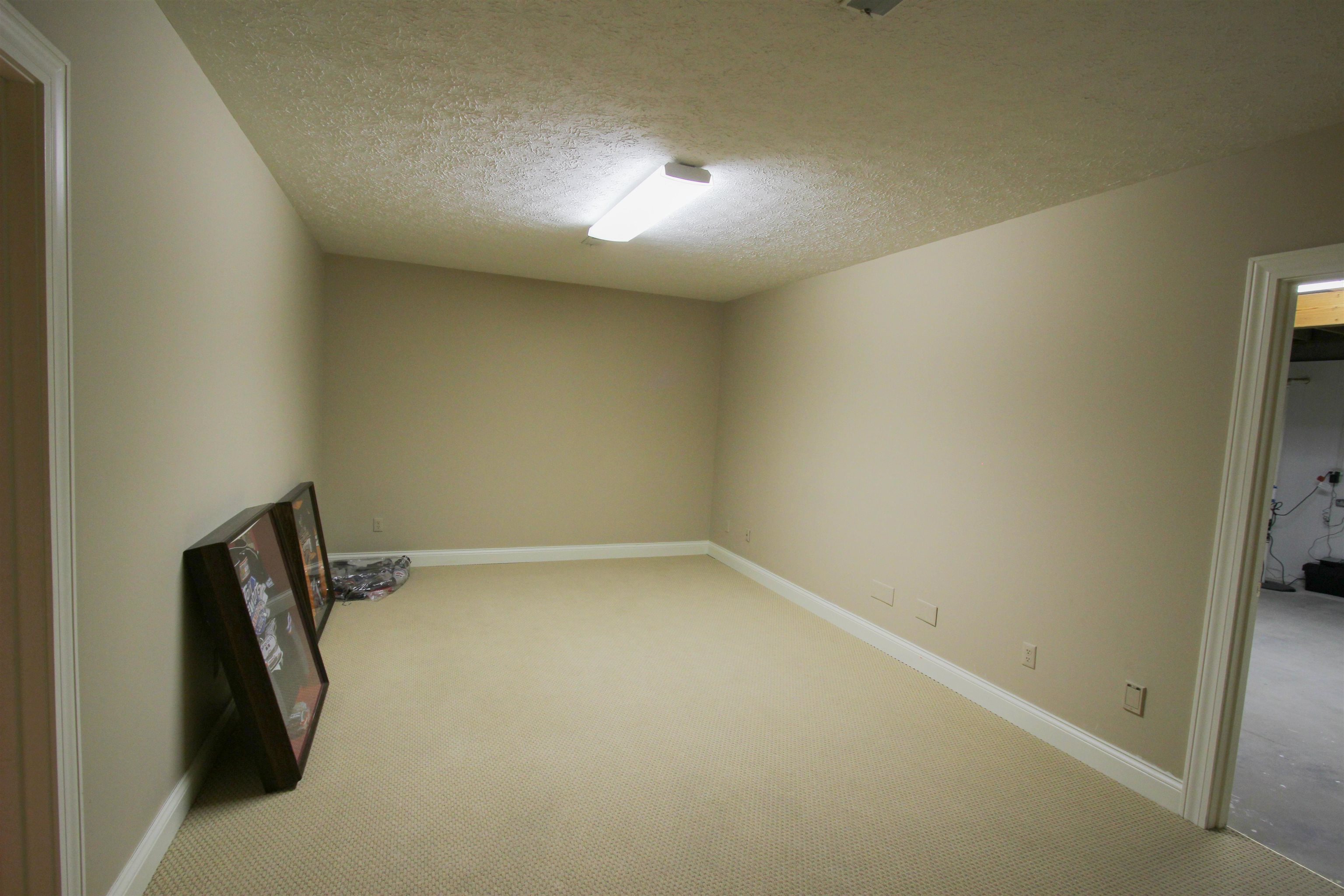 2033 Wimbledon Court, Owensboro, Kentucky 42301, 3 Bedrooms Bedrooms, ,2 BathroomsBathrooms,Single Family Residence,For Sale,Wimbledon Court,87856