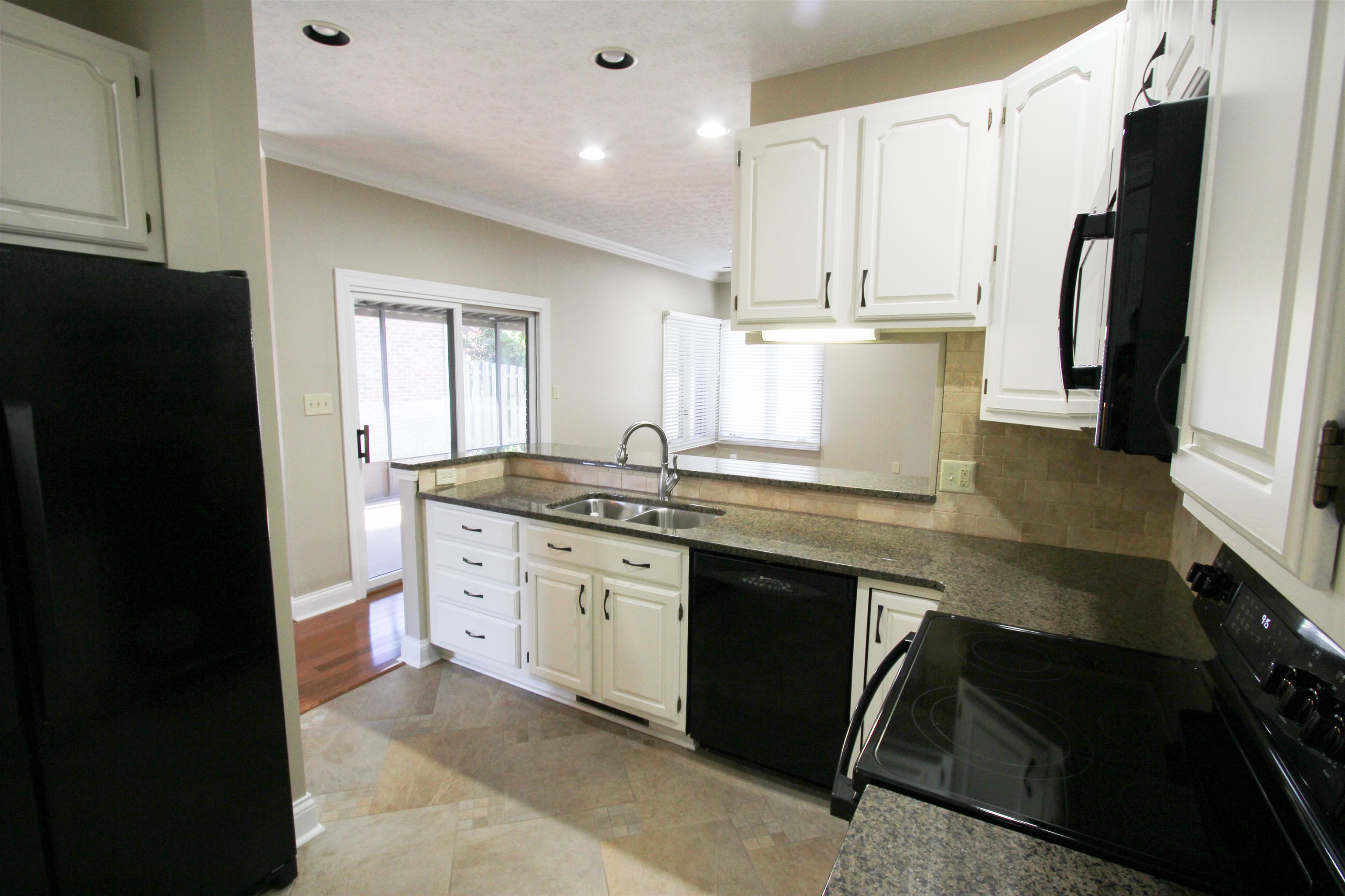 2033 Wimbledon Court, Owensboro, Kentucky 42301, 3 Bedrooms Bedrooms, ,2 BathroomsBathrooms,Single Family Residence,For Sale,Wimbledon Court,87856