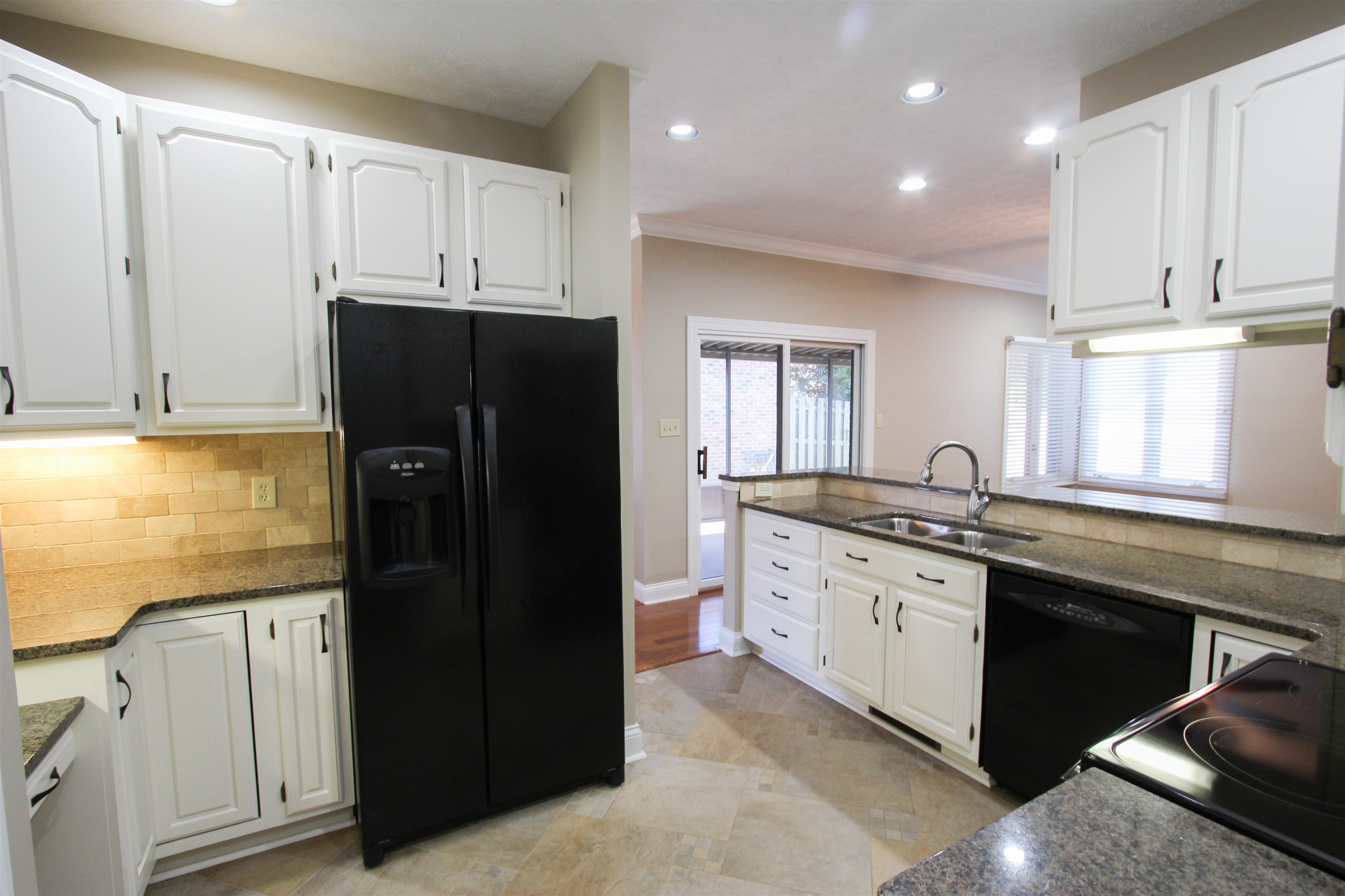 2033 Wimbledon Court, Owensboro, Kentucky 42301, 3 Bedrooms Bedrooms, ,2 BathroomsBathrooms,Single Family Residence,For Sale,Wimbledon Court,87856