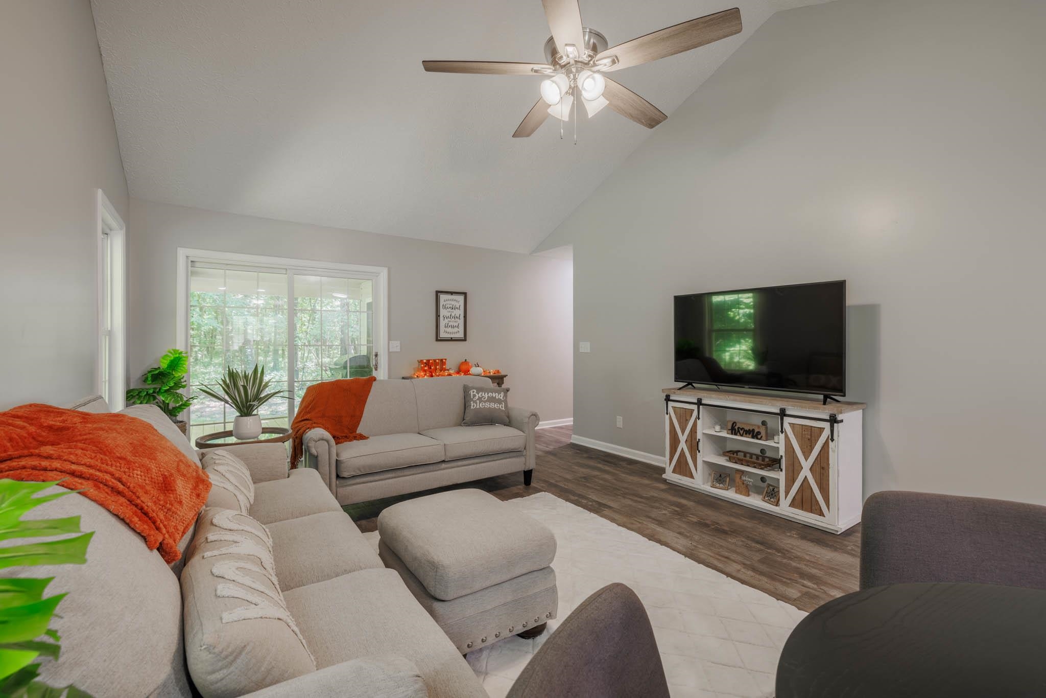 7671 Wayne Bridge Rd, Owensboro, Kentucky 42301, 2 Bedrooms Bedrooms, ,1 BathroomBathrooms,Single Family Residence,For Sale,Wayne Bridge Rd,87857