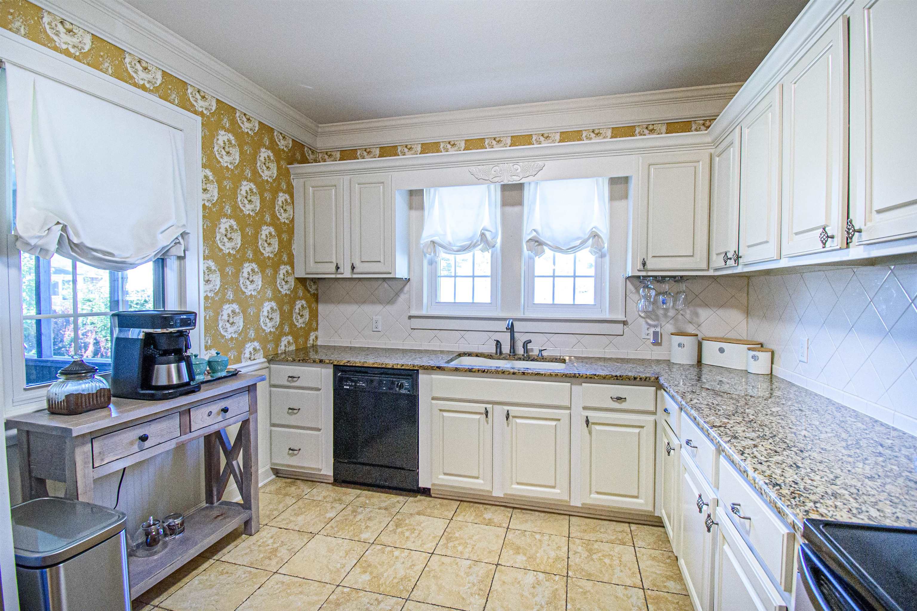 513 Ford Avenue, Owensboro, Kentucky 42301, 3 Bedrooms Bedrooms, ,2 BathroomsBathrooms,Single Family Residence,For Sale,Ford Avenue,87871