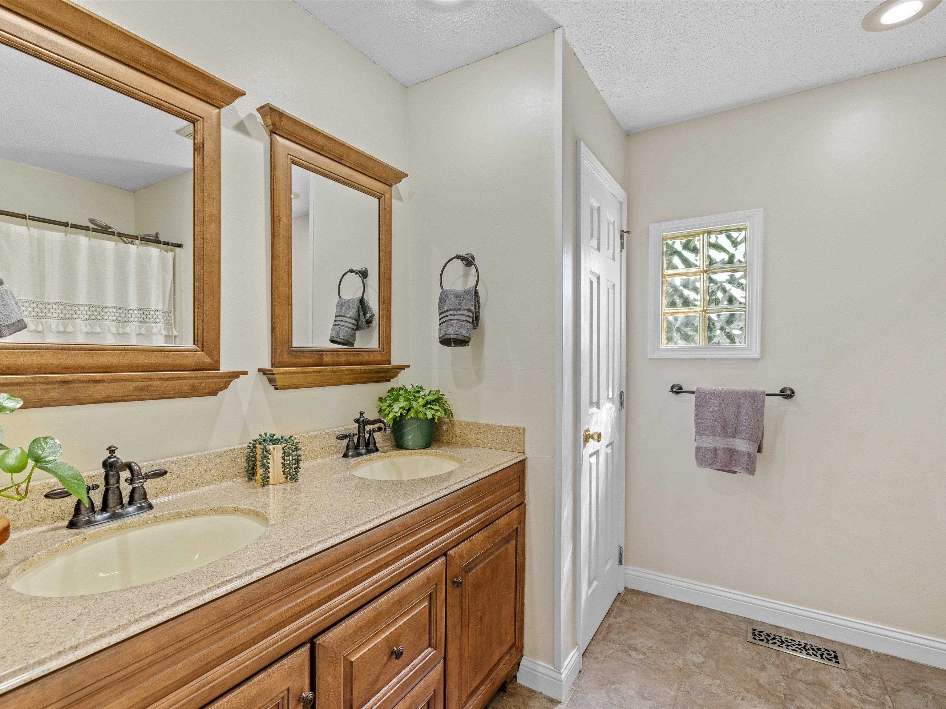 771 Sinclair Ave, Henderson, Kentucky 42420, 4 Bedrooms Bedrooms, ,2 BathroomsBathrooms,Single Family Residence,For Sale,Sinclair Ave,87873