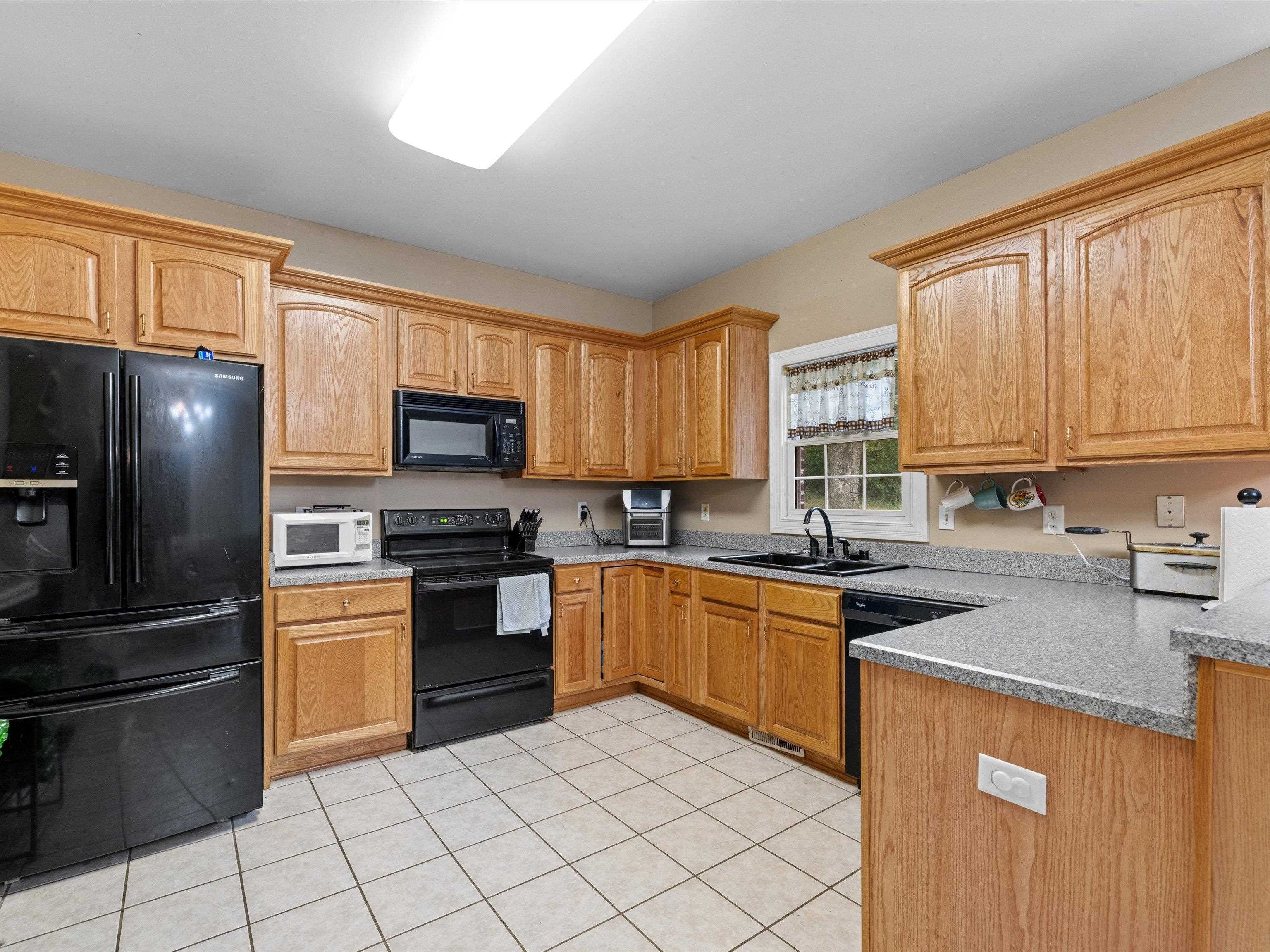 1229 Canary Loop, Fordsville, Kentucky 42343, 4 Bedrooms Bedrooms, ,3 BathroomsBathrooms,Single Family Residence,For Sale,Canary Loop,87875