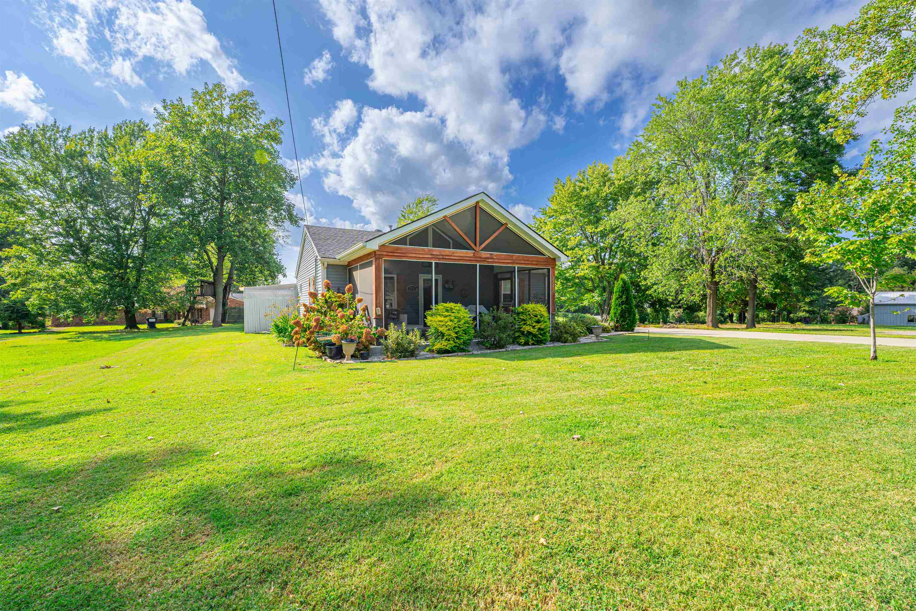 2521 Fairview Spur, Owensboro, Kentucky 42303, 2 Bedrooms Bedrooms, ,2 BathroomsBathrooms,Single Family Residence,For Sale,Fairview Spur,87893