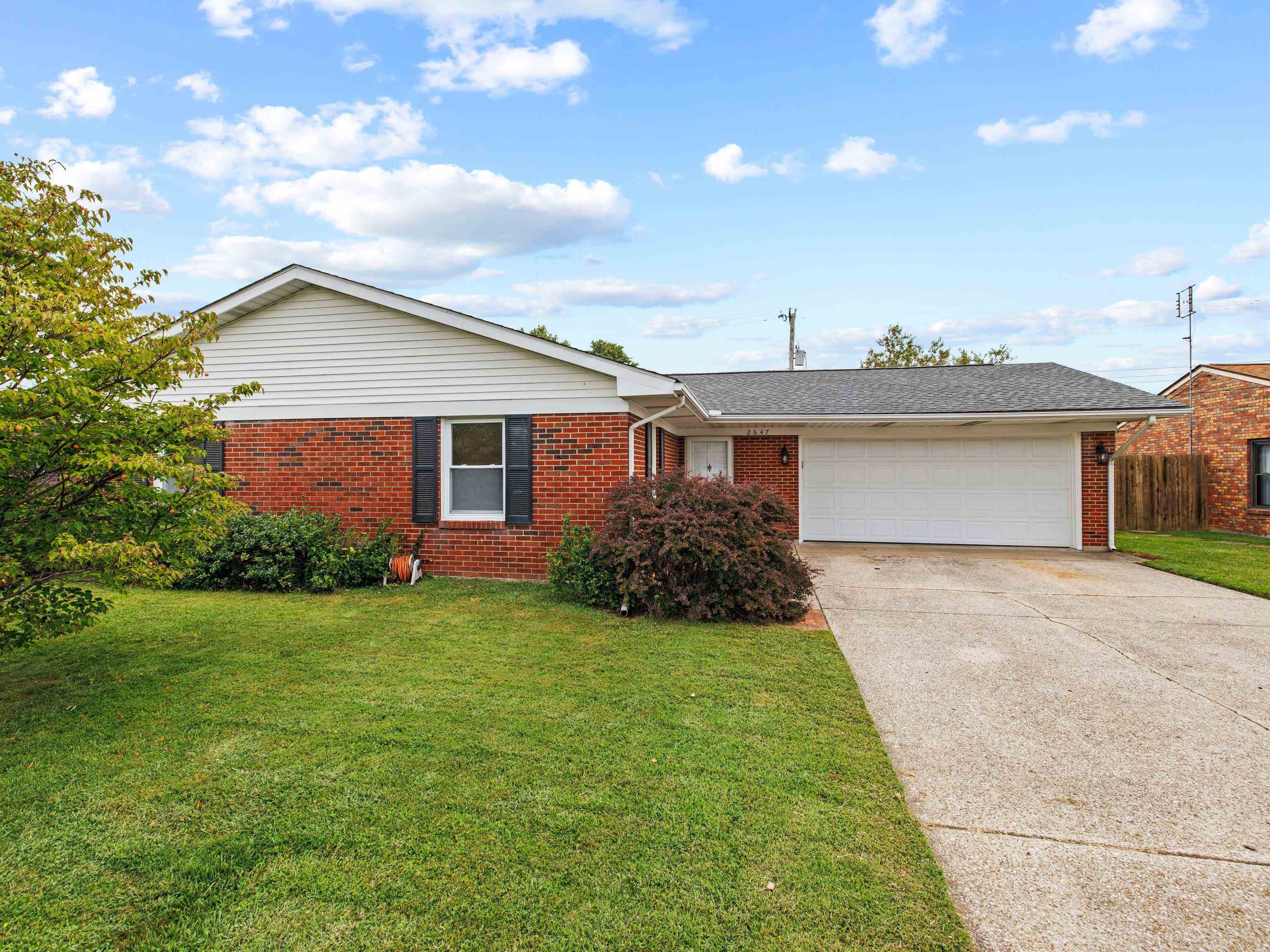 2647 Middleground Dr. West, Owensboro, Kentucky 42301, 3 Bedrooms Bedrooms, ,2 BathroomsBathrooms,Single Family Residence,For Sale,Middleground Dr. West,87906