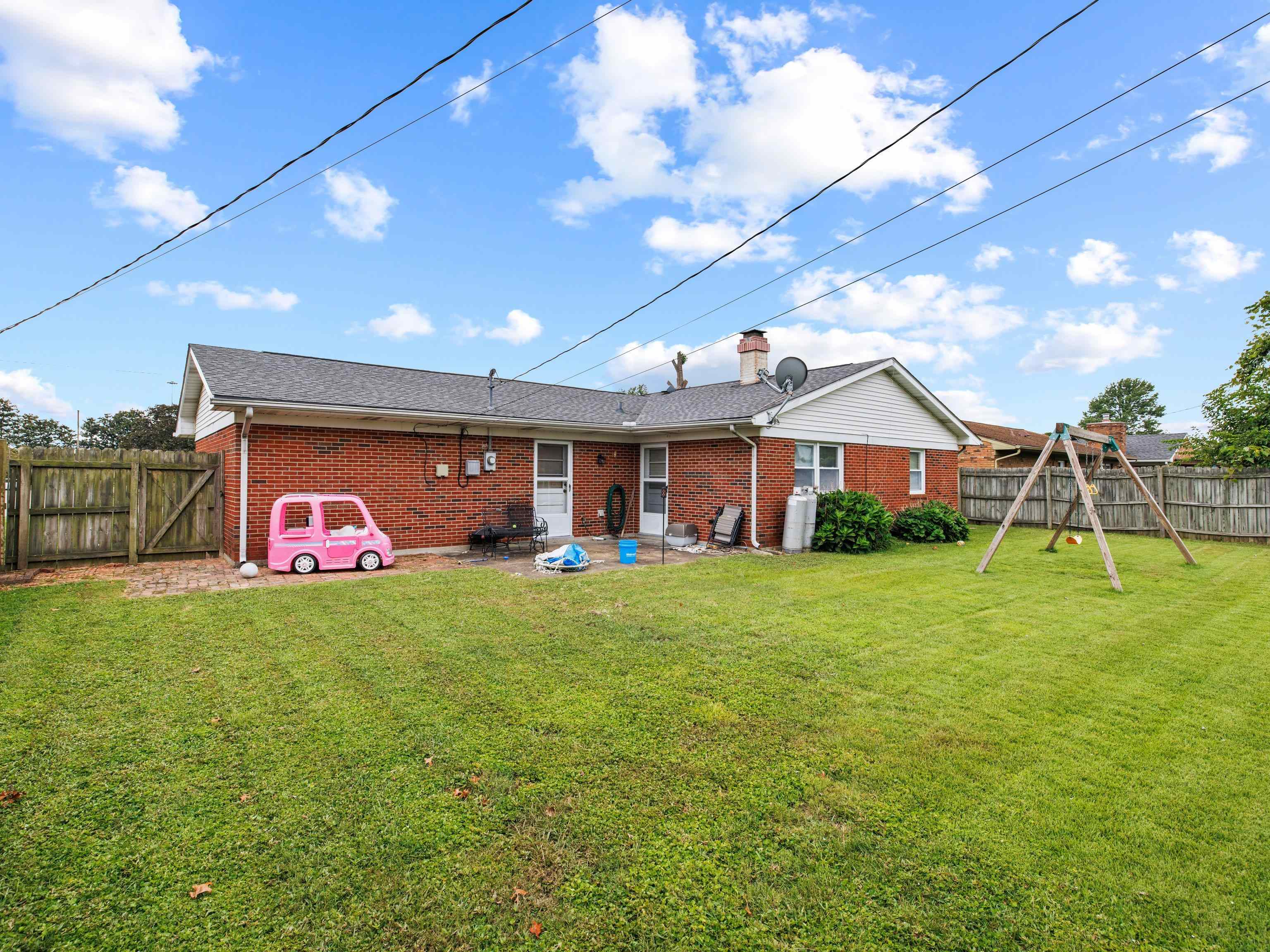2647 Middleground Dr. West, Owensboro, Kentucky 42301, 3 Bedrooms Bedrooms, ,2 BathroomsBathrooms,Single Family Residence,For Sale,Middleground Dr. West,87906