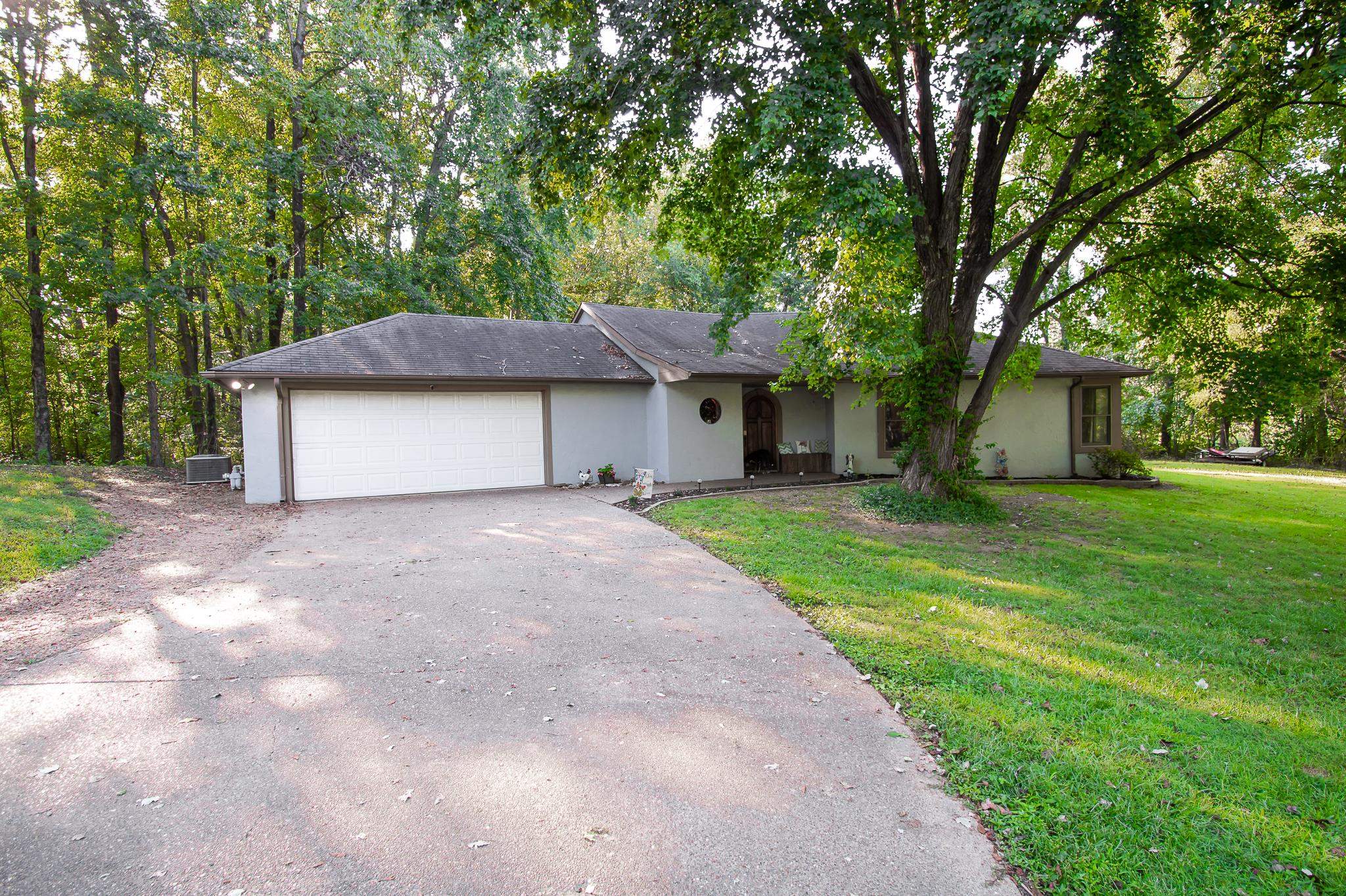 5541 Dee Acres Drive, Philpot, Kentucky 42366, 3 Bedrooms Bedrooms, ,2 BathroomsBathrooms,Single Family Residence,For Sale,Dee Acres Drive,87912
