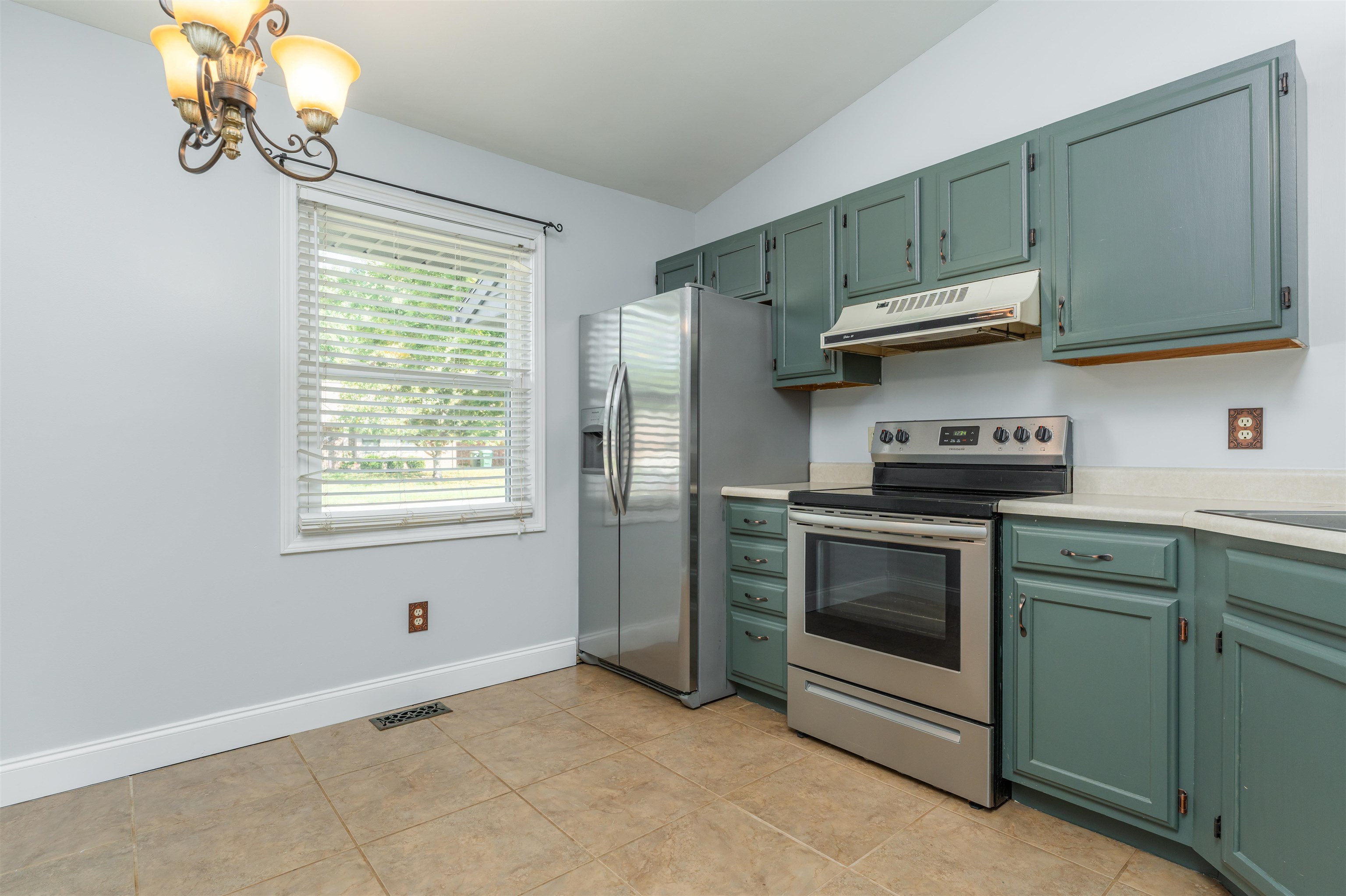 3808 Raintree Drive, Owensboro, Kentucky 42301, 3 Bedrooms Bedrooms, ,2 BathroomsBathrooms,Single Family Residence,For Sale,Raintree Drive,87916