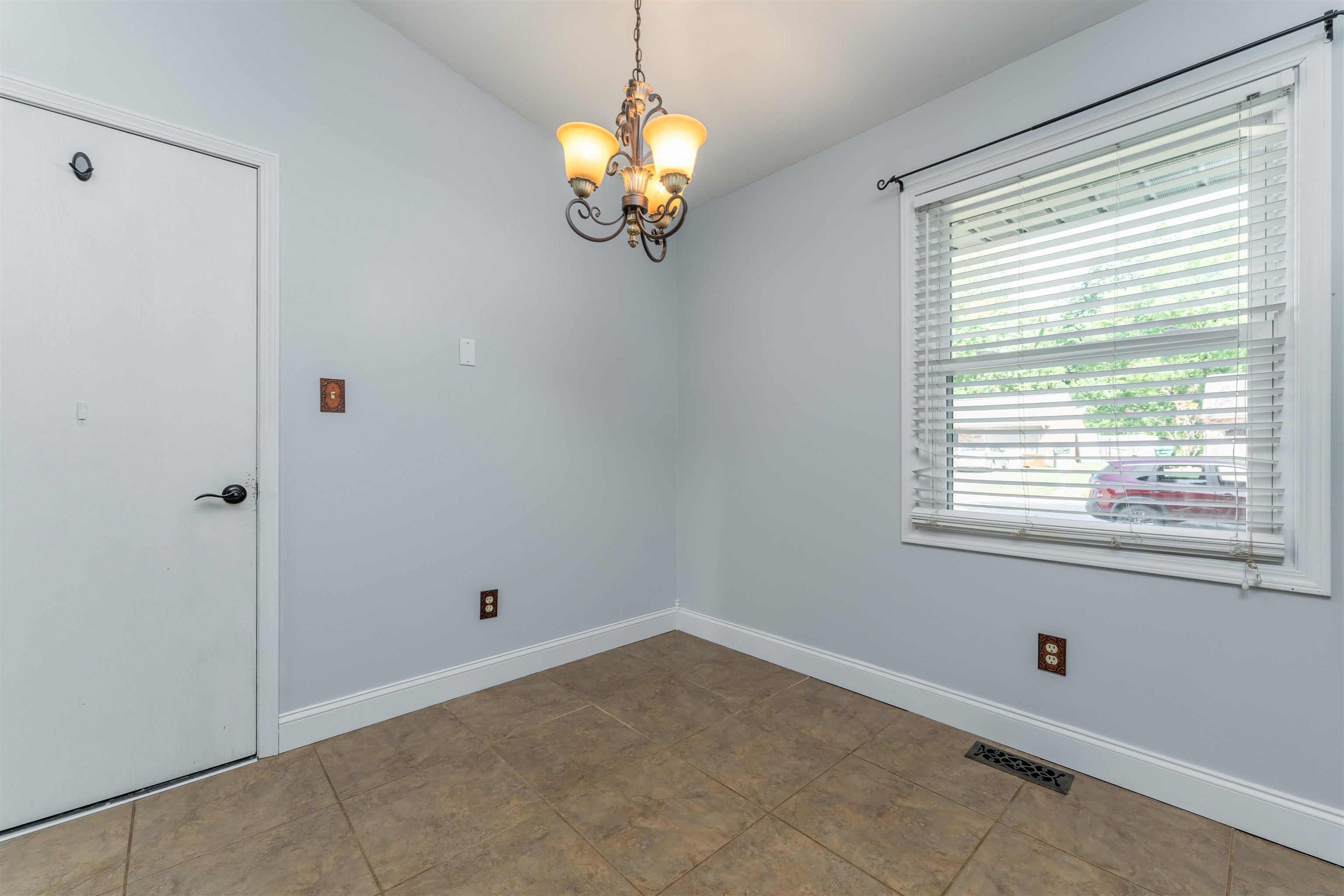3808 Raintree Drive, Owensboro, Kentucky 42301, 3 Bedrooms Bedrooms, ,2 BathroomsBathrooms,Single Family Residence,For Sale,Raintree Drive,87916
