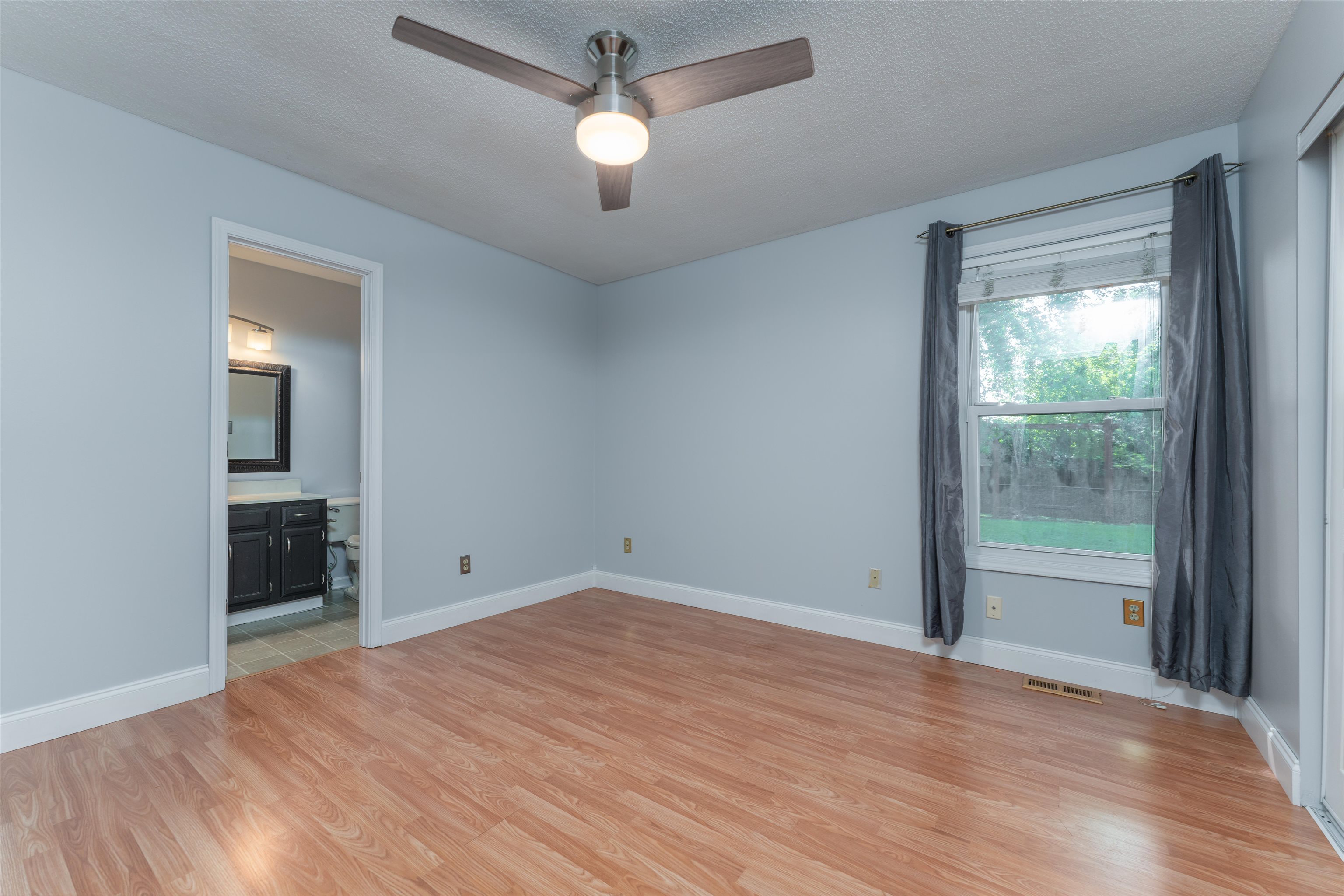 3808 Raintree Drive, Owensboro, Kentucky 42301, 3 Bedrooms Bedrooms, ,2 BathroomsBathrooms,Single Family Residence,For Sale,Raintree Drive,87916