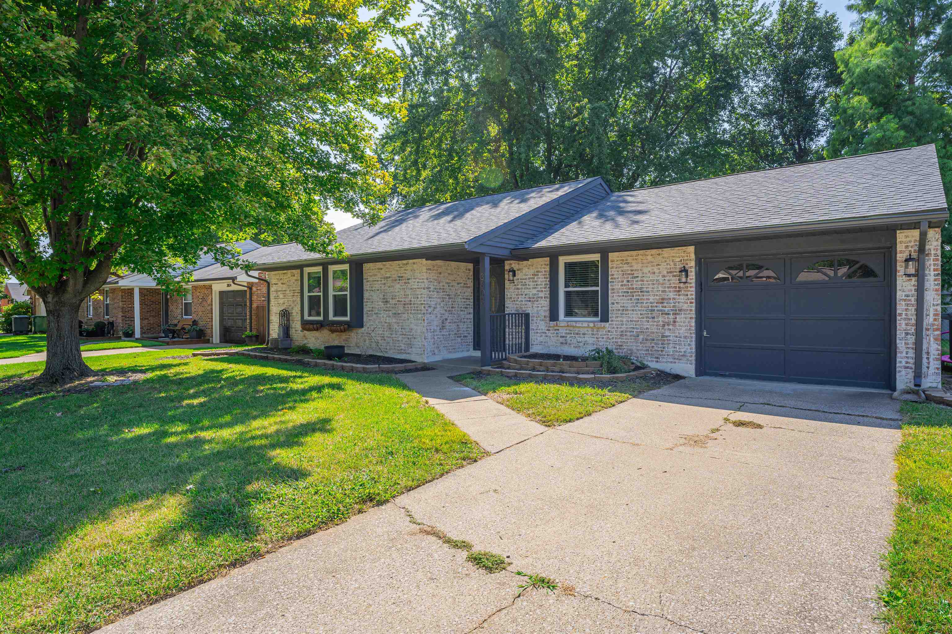 3808 Raintree Drive, Owensboro, Kentucky 42301, 3 Bedrooms Bedrooms, ,2 BathroomsBathrooms,Single Family Residence,For Sale,Raintree Drive,87916