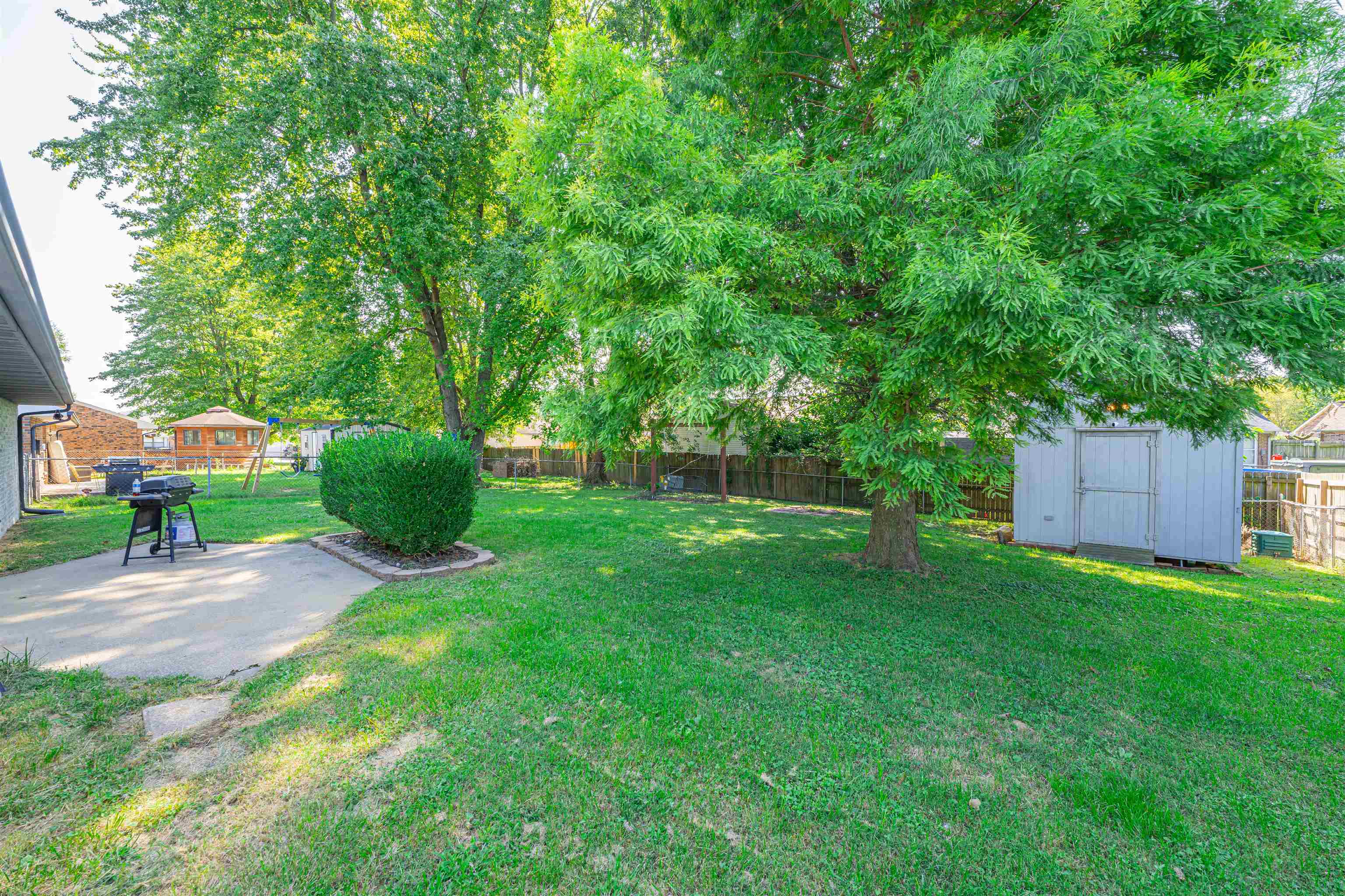 3808 Raintree Drive, Owensboro, Kentucky 42301, 3 Bedrooms Bedrooms, ,2 BathroomsBathrooms,Single Family Residence,For Sale,Raintree Drive,87916