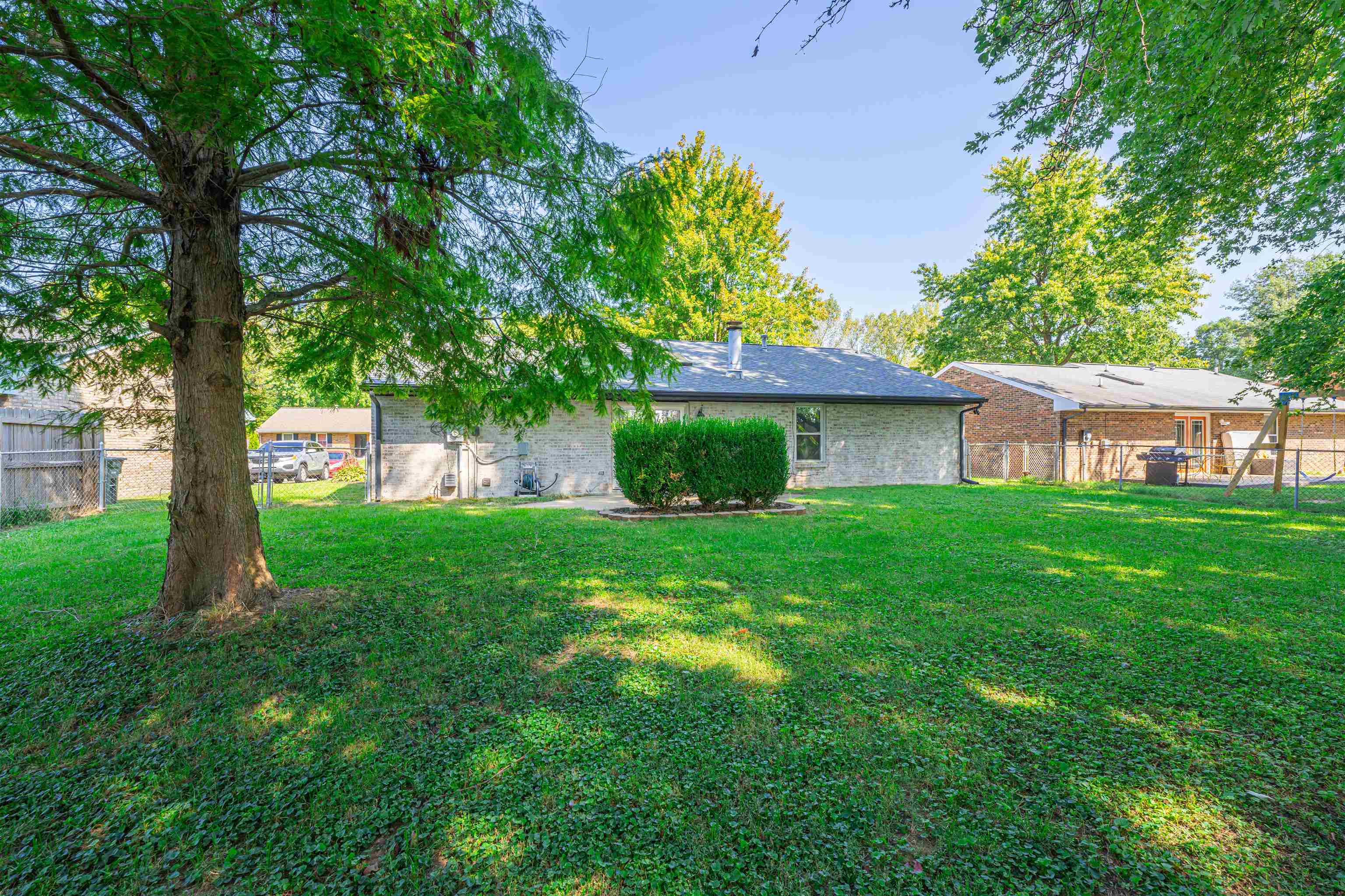 3808 Raintree Drive, Owensboro, Kentucky 42301, 3 Bedrooms Bedrooms, ,2 BathroomsBathrooms,Single Family Residence,For Sale,Raintree Drive,87916