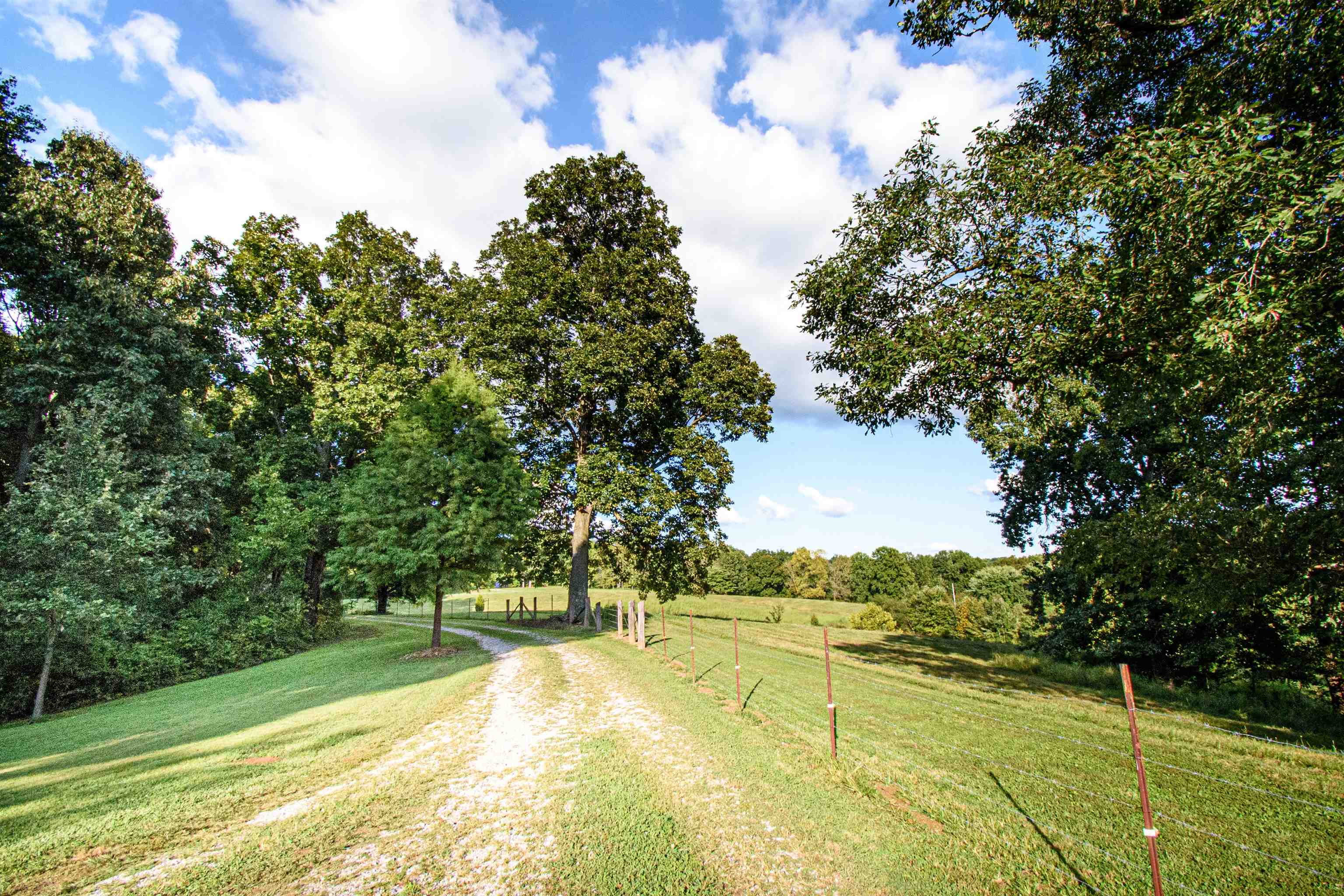 10251 Lanham Road, Philpot, Kentucky 42366, 3 Bedrooms Bedrooms, ,2 BathroomsBathrooms,Single Family Residence,For Sale,Lanham Road,87917