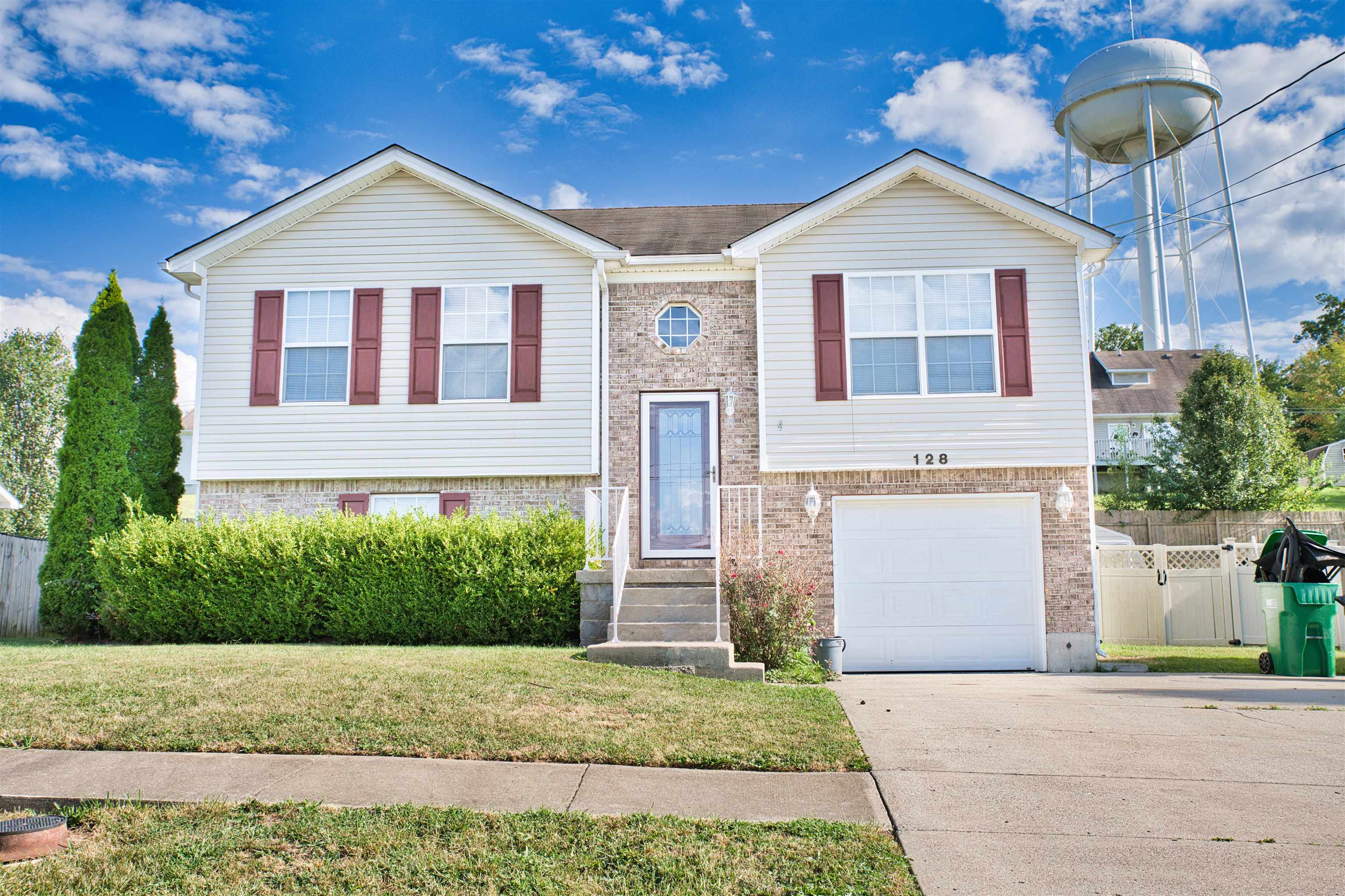 128 DERBYSHIRE CT, Radcliff, Kentucky 40160, 3 Bedrooms Bedrooms, ,2 BathroomsBathrooms,Single Family Residence,For Sale,DERBYSHIRE CT,87919