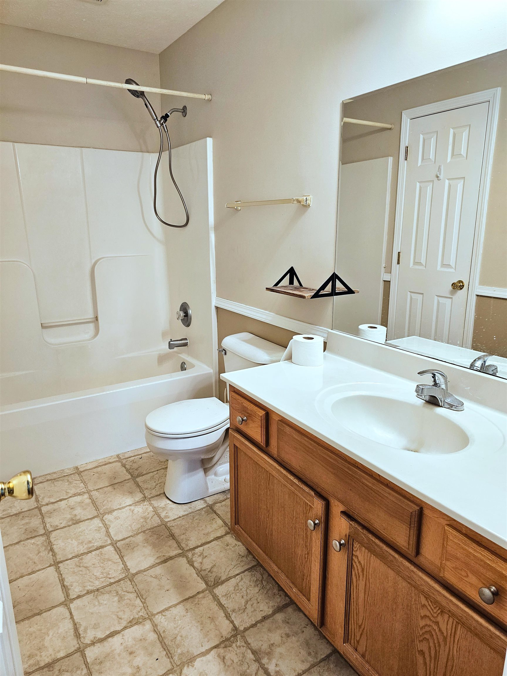 128 DERBYSHIRE CT, Radcliff, Kentucky 40160, 3 Bedrooms Bedrooms, ,2 BathroomsBathrooms,Single Family Residence,For Sale,DERBYSHIRE CT,87919