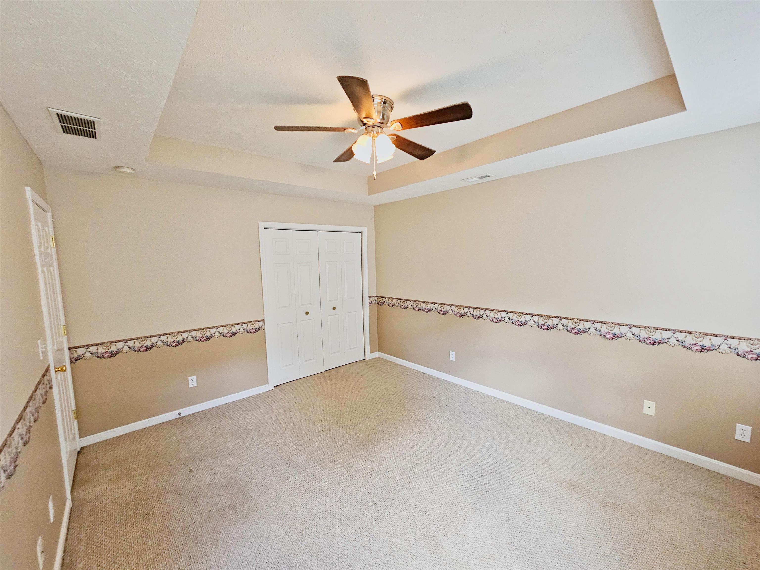 128 DERBYSHIRE CT, Radcliff, Kentucky 40160, 3 Bedrooms Bedrooms, ,2 BathroomsBathrooms,Single Family Residence,For Sale,DERBYSHIRE CT,87919