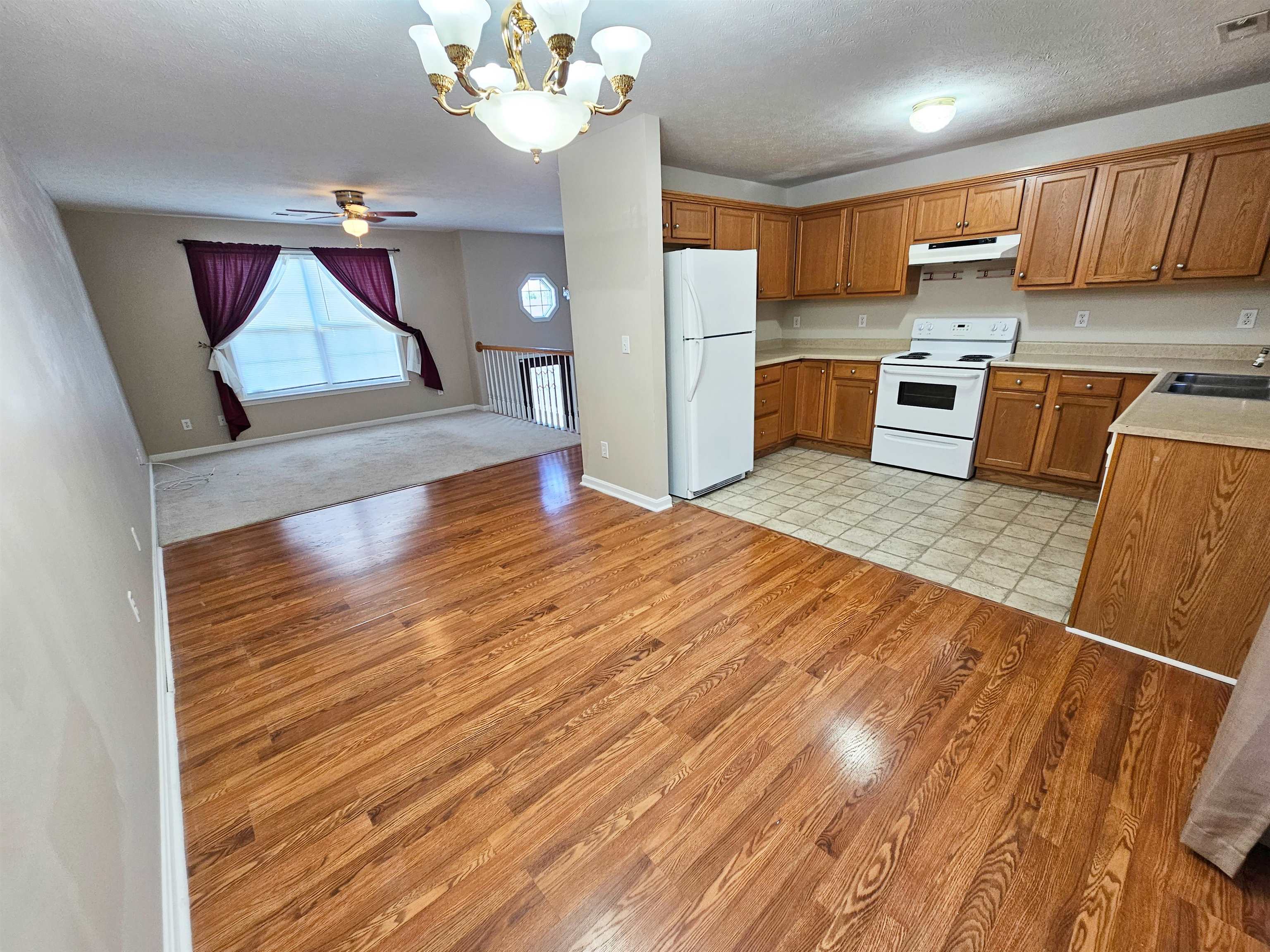 128 DERBYSHIRE CT, Radcliff, Kentucky 40160, 3 Bedrooms Bedrooms, ,2 BathroomsBathrooms,Single Family Residence,For Sale,DERBYSHIRE CT,87919