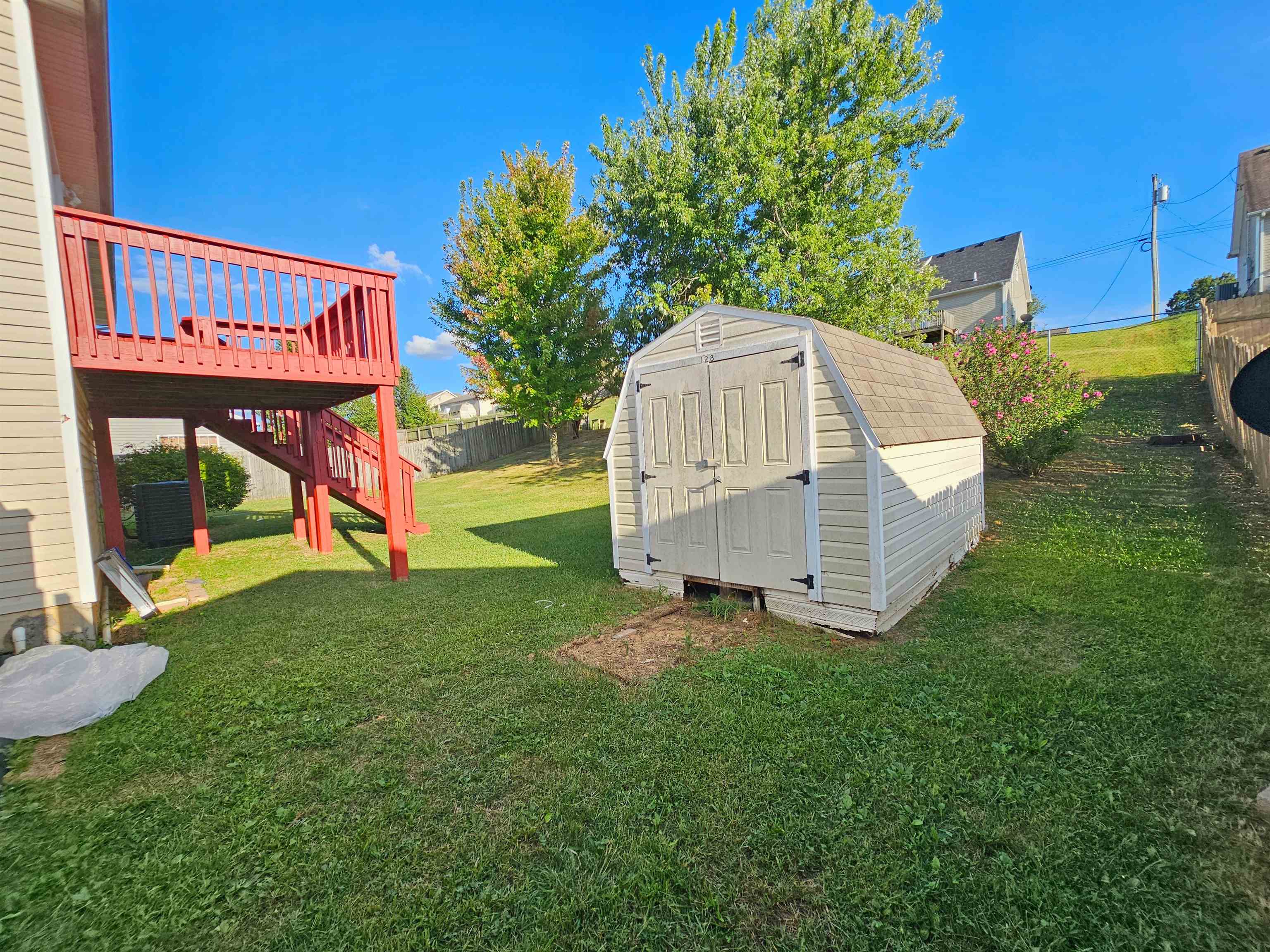 128 DERBYSHIRE CT, Radcliff, Kentucky 40160, 3 Bedrooms Bedrooms, ,2 BathroomsBathrooms,Single Family Residence,For Sale,DERBYSHIRE CT,87919