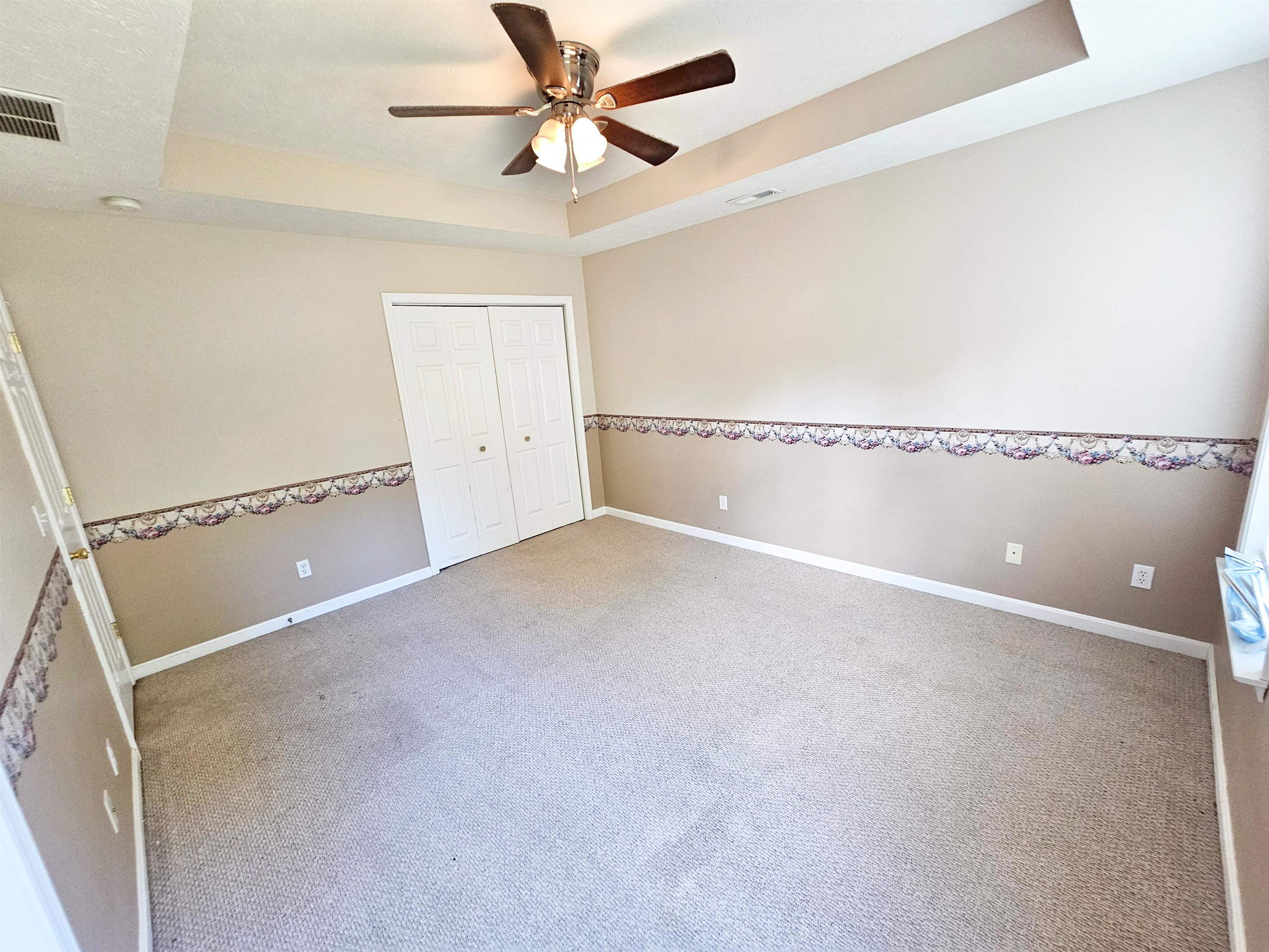 128 DERBYSHIRE CT, Radcliff, Kentucky 40160, 3 Bedrooms Bedrooms, ,2 BathroomsBathrooms,Single Family Residence,For Sale,DERBYSHIRE CT,87919