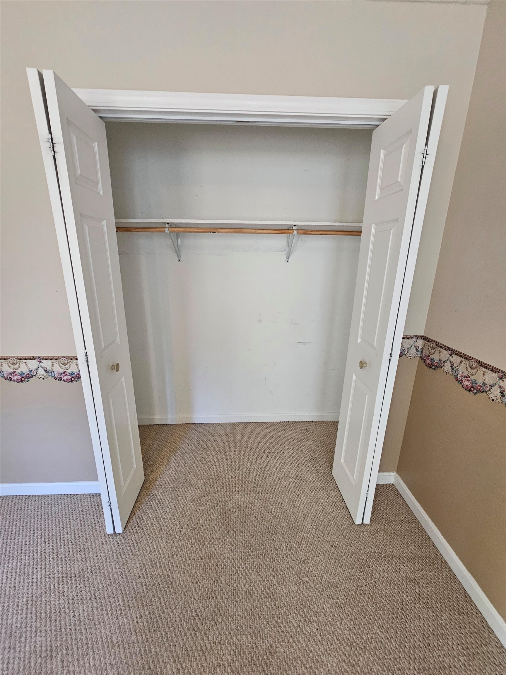 128 DERBYSHIRE CT, Radcliff, Kentucky 40160, 3 Bedrooms Bedrooms, ,2 BathroomsBathrooms,Single Family Residence,For Sale,DERBYSHIRE CT,87919