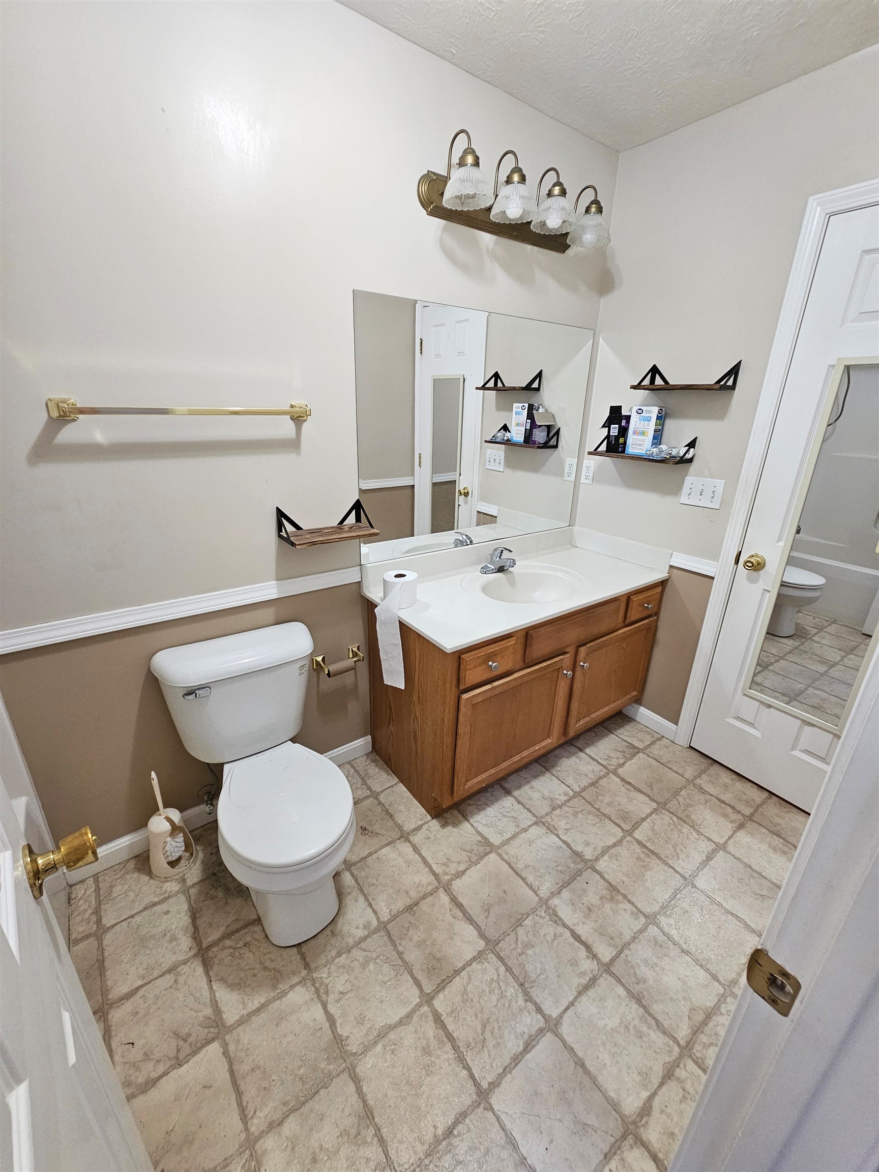 128 DERBYSHIRE CT, Radcliff, Kentucky 40160, 3 Bedrooms Bedrooms, ,2 BathroomsBathrooms,Single Family Residence,For Sale,DERBYSHIRE CT,87919