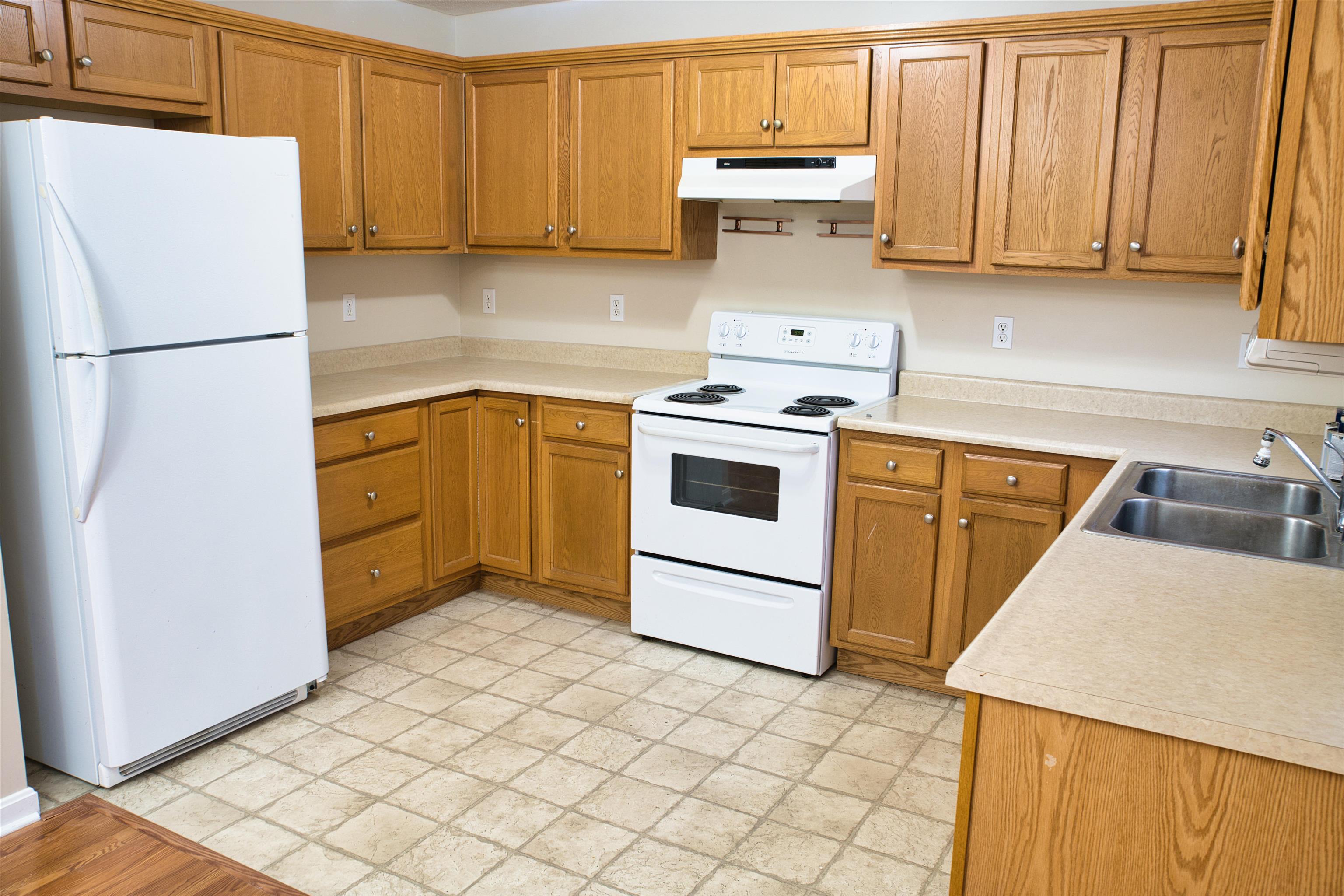 128 DERBYSHIRE CT, Radcliff, Kentucky 40160, 3 Bedrooms Bedrooms, ,2 BathroomsBathrooms,Single Family Residence,For Sale,DERBYSHIRE CT,87919