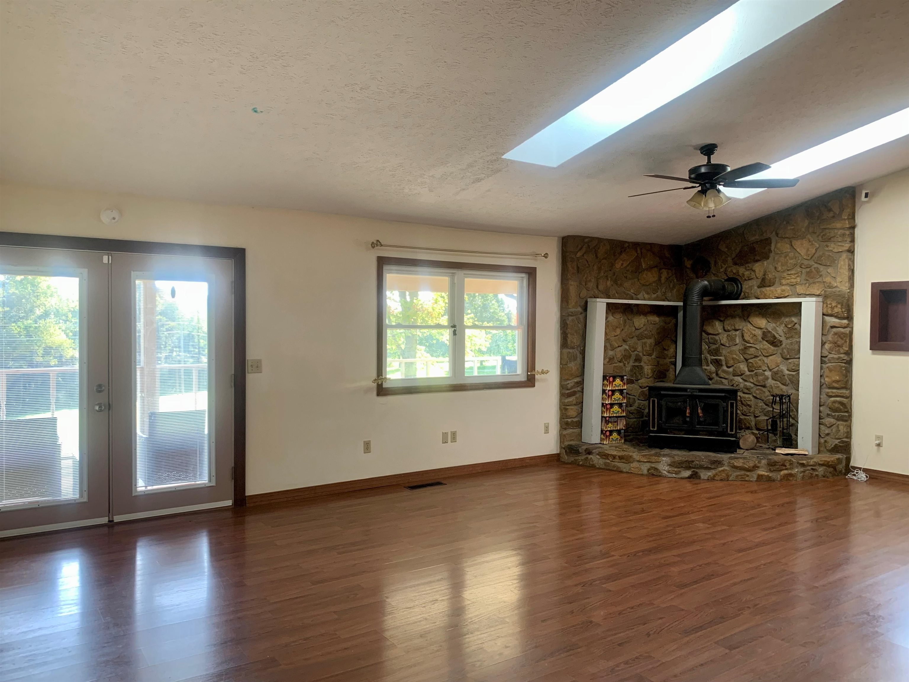 2530 Virgil Brown Rd, Hawesville, Kentucky 42348, 5 Bedrooms Bedrooms, ,2 BathroomsBathrooms,Single Family Residence,For Sale,Virgil Brown Rd,87924