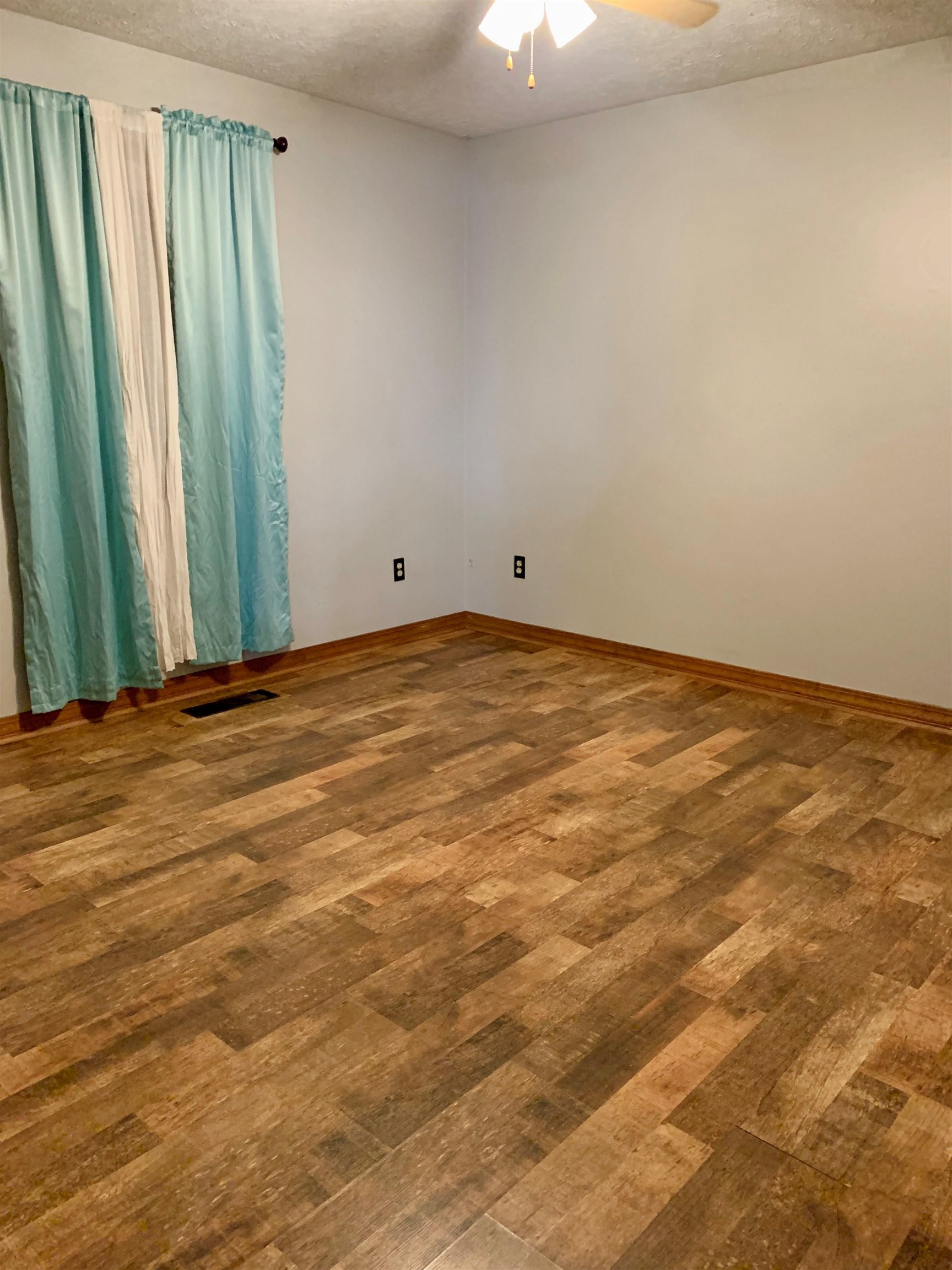 2530 Virgil Brown Rd, Hawesville, Kentucky 42348, 5 Bedrooms Bedrooms, ,2 BathroomsBathrooms,Single Family Residence,For Sale,Virgil Brown Rd,87924