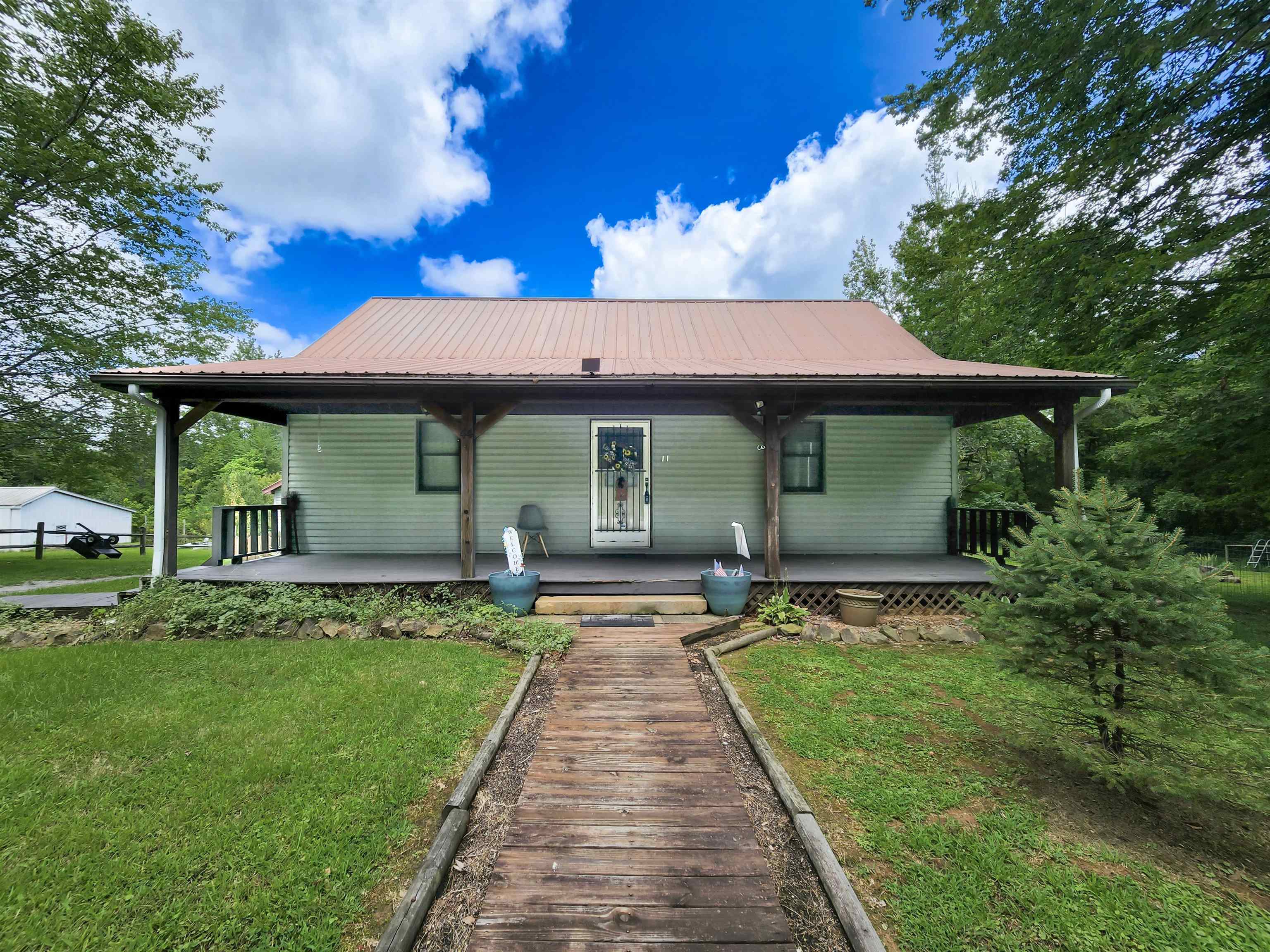 44 Aggie Drive, Madisonville, Kentucky 42431, 2 Bedrooms Bedrooms, ,1 BathroomBathrooms,Single Family Residence,For Sale,Aggie Drive,87941