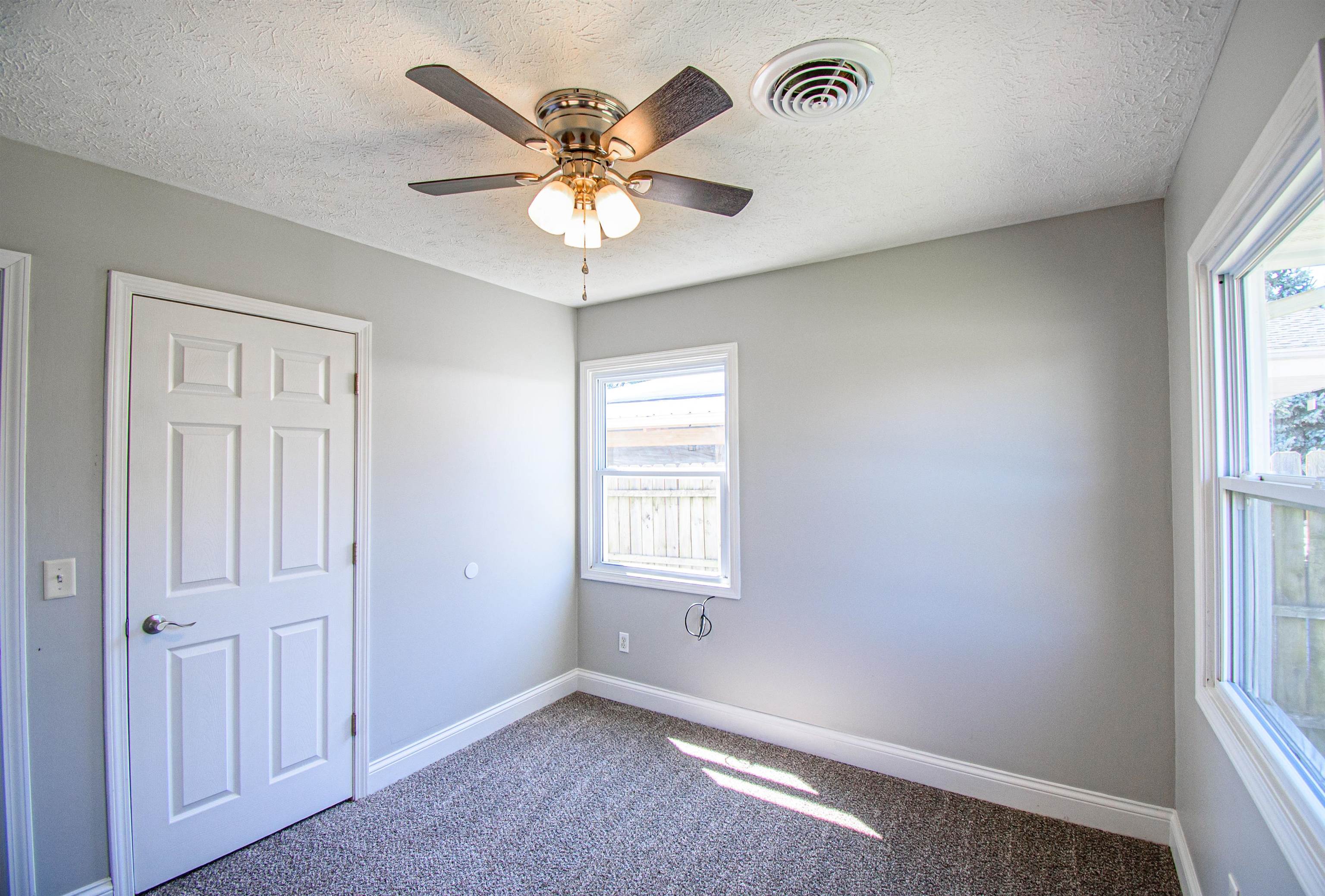 2818 Cravens Avenue, Owensboro, Kentucky 42301, 3 Bedrooms Bedrooms, ,1 BathroomBathrooms,Single Family Residence,For Sale,Cravens Avenue,87946