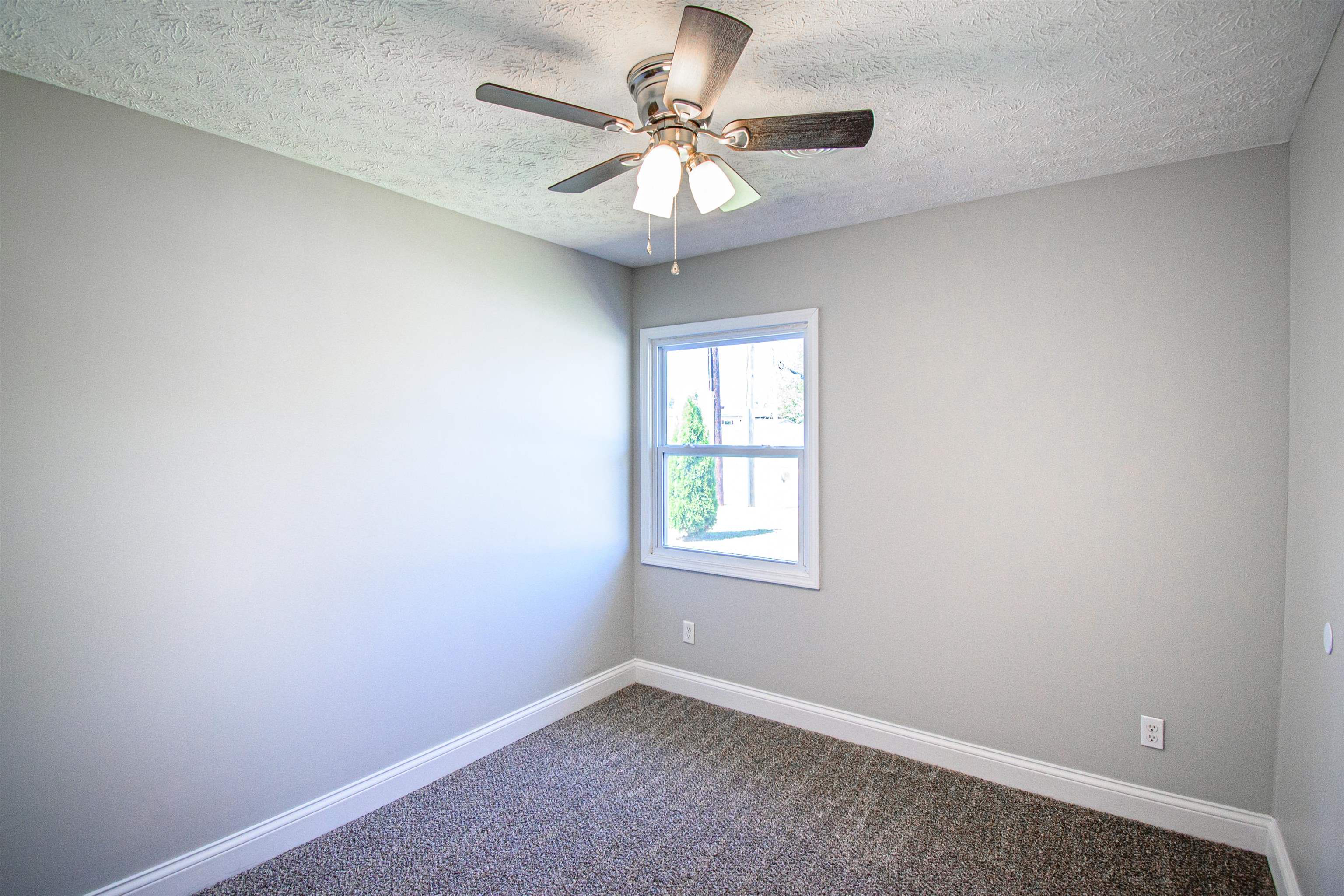 2818 Cravens Avenue, Owensboro, Kentucky 42301, 3 Bedrooms Bedrooms, ,1 BathroomBathrooms,Single Family Residence,For Sale,Cravens Avenue,87946
