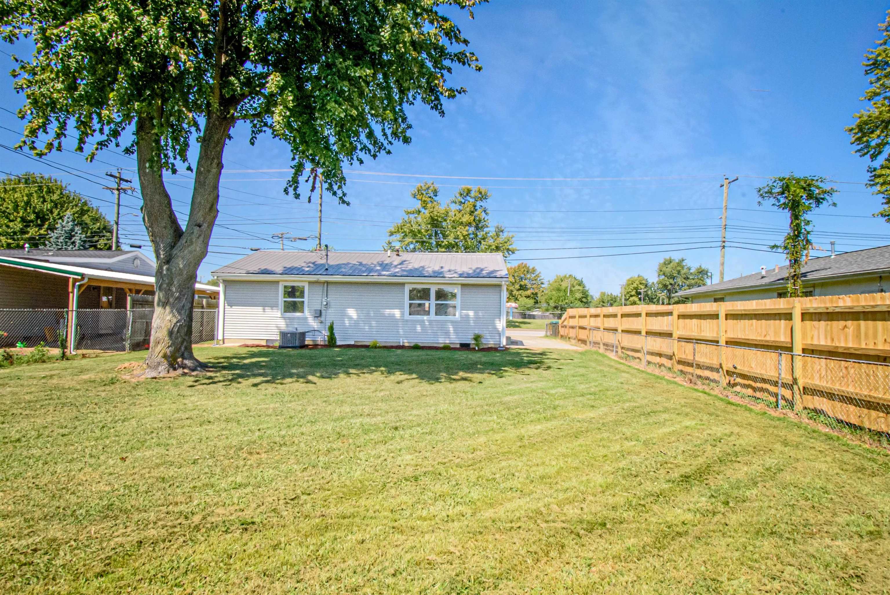 2818 Cravens Avenue, Owensboro, Kentucky 42301, 3 Bedrooms Bedrooms, ,1 BathroomBathrooms,Single Family Residence,For Sale,Cravens Avenue,87946