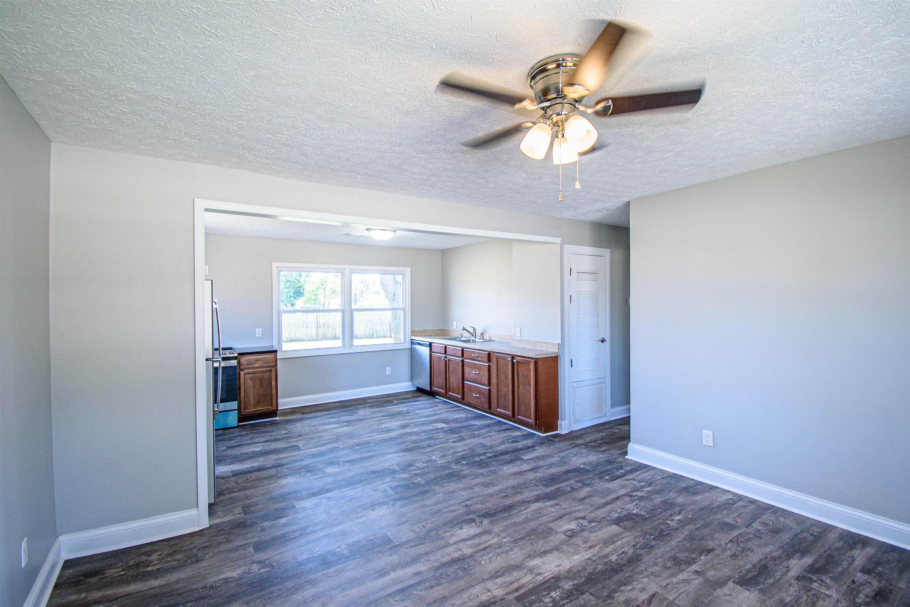 2818 Cravens Avenue, Owensboro, Kentucky 42301, 3 Bedrooms Bedrooms, ,1 BathroomBathrooms,Single Family Residence,For Sale,Cravens Avenue,87946