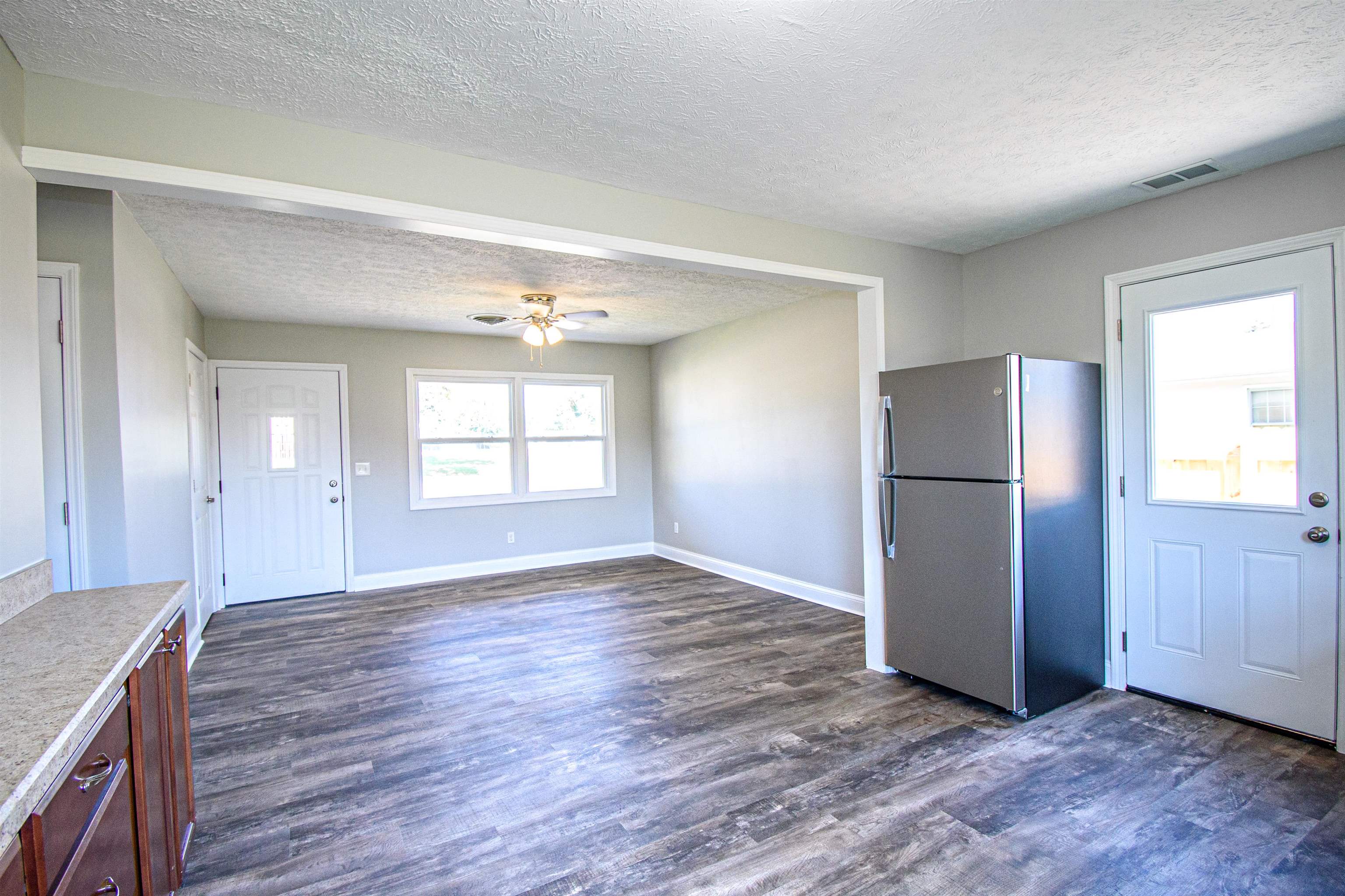 2818 Cravens Avenue, Owensboro, Kentucky 42301, 3 Bedrooms Bedrooms, ,1 BathroomBathrooms,Single Family Residence,For Sale,Cravens Avenue,87946