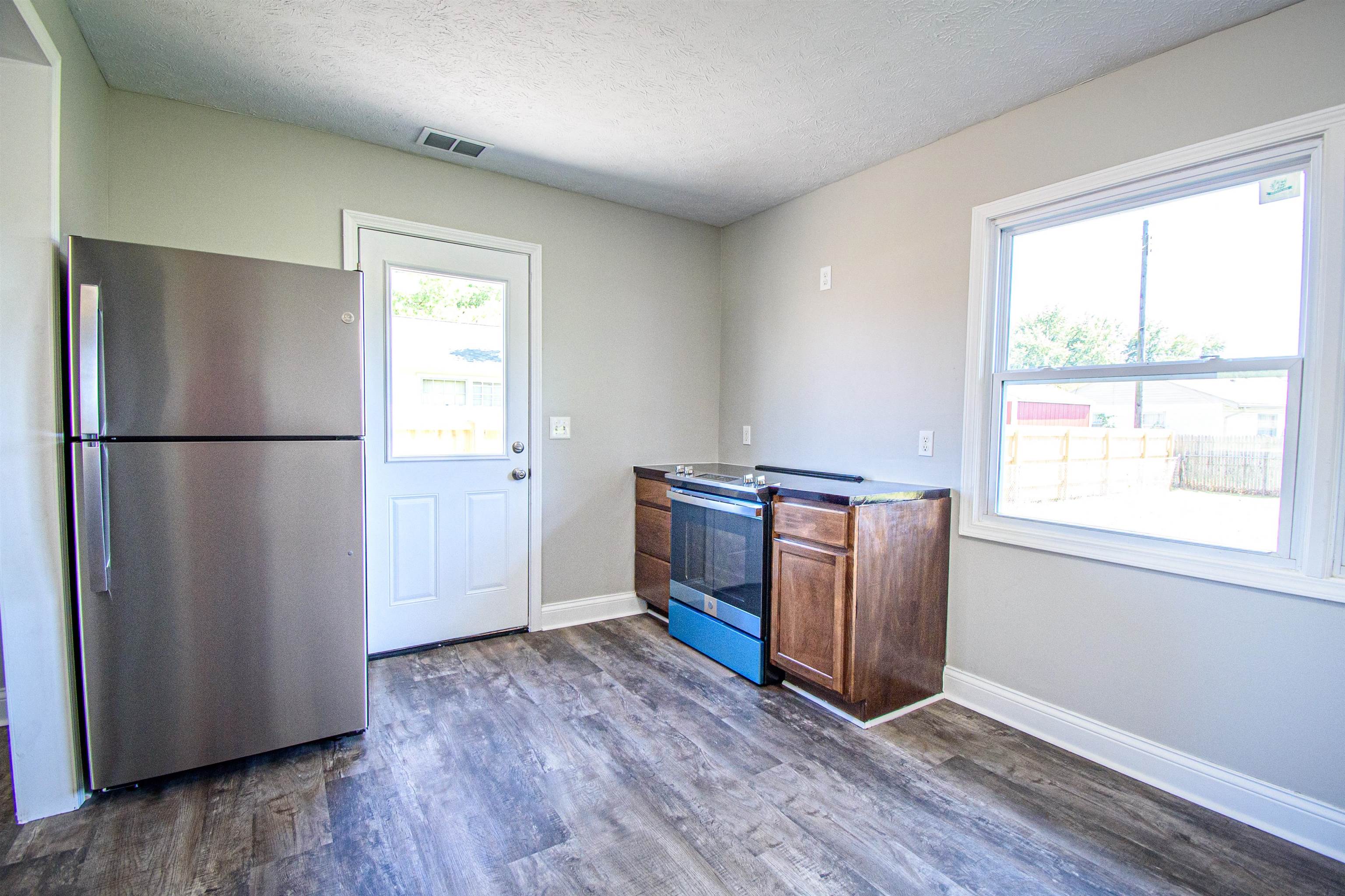 2818 Cravens Avenue, Owensboro, Kentucky 42301, 3 Bedrooms Bedrooms, ,1 BathroomBathrooms,Single Family Residence,For Sale,Cravens Avenue,87946