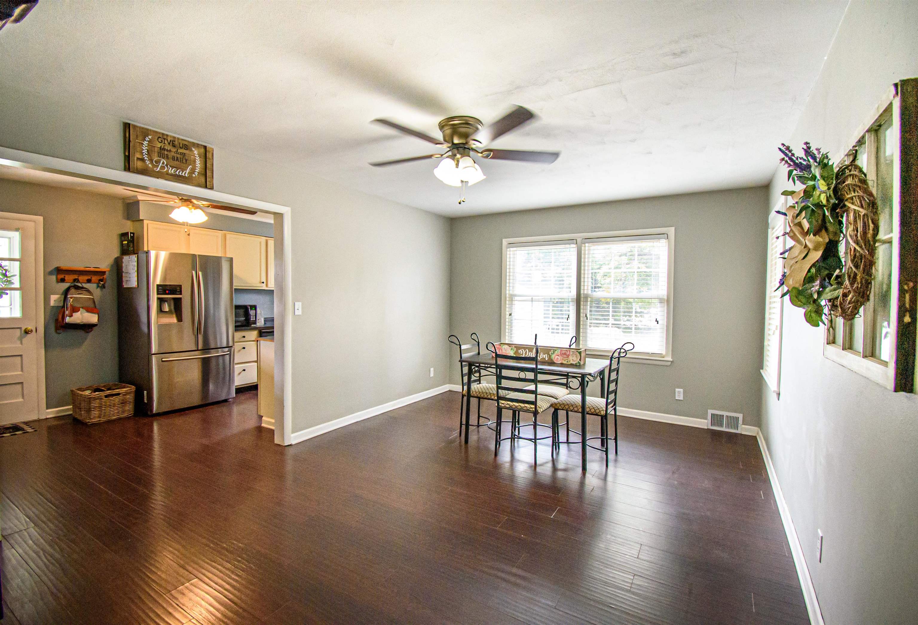 355 High St, Calhoun, Kentucky 42327, 3 Bedrooms Bedrooms, ,1 BathroomBathrooms,Single Family Residence,For Sale,High St,87948