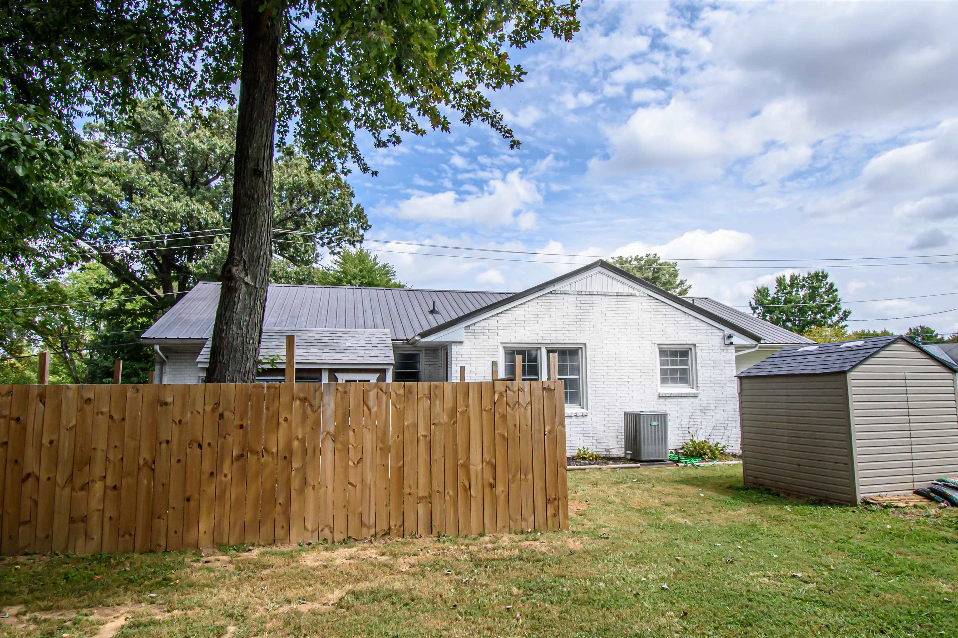 355 High St, Calhoun, Kentucky 42327, 3 Bedrooms Bedrooms, ,1 BathroomBathrooms,Single Family Residence,For Sale,High St,87948